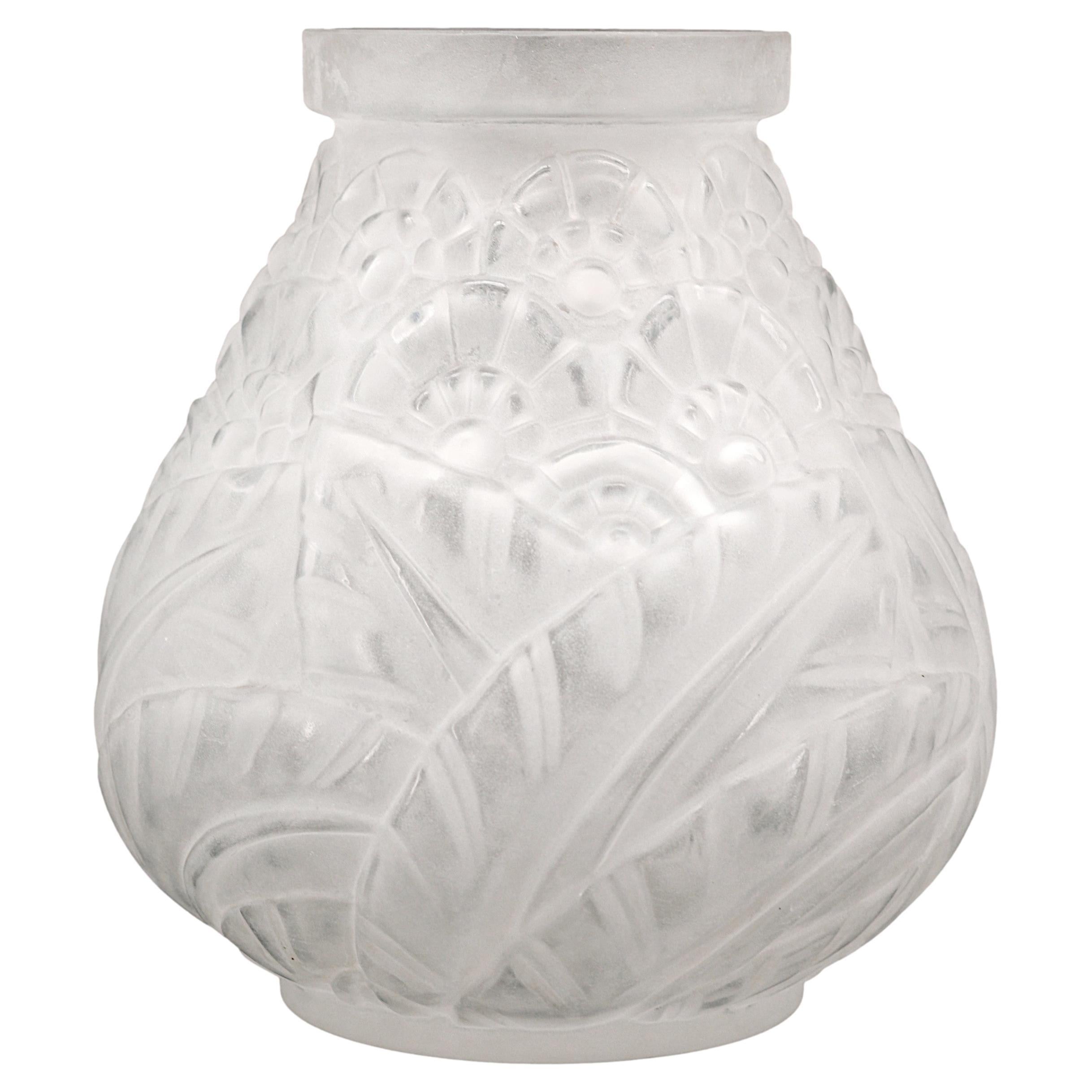 DAUM French Art Deco Frosted Glass Vase 1920 For Sale