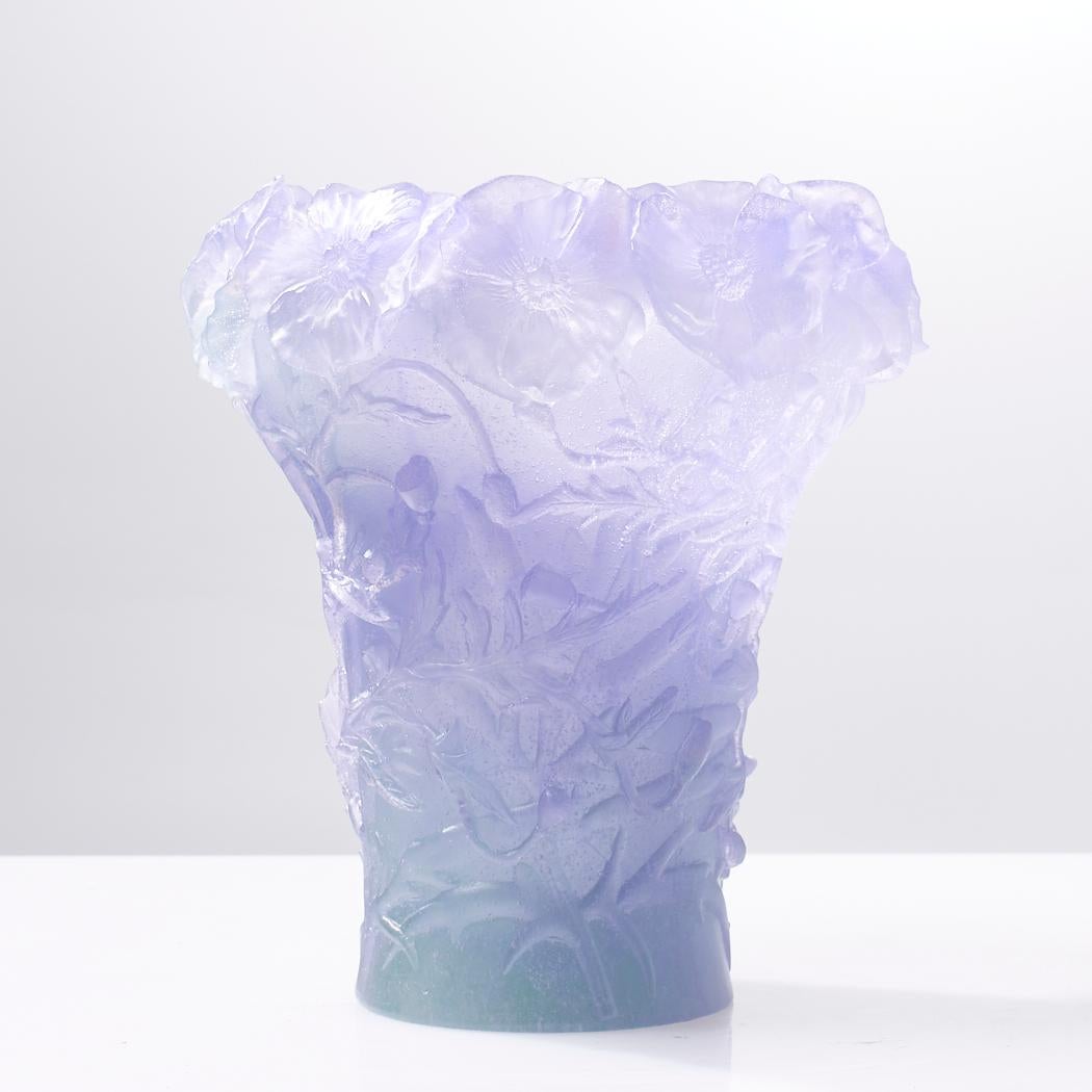 Daum French Pate de Verre Hibiscus Lavender Vase In Good Condition For Sale In Countryside, IL