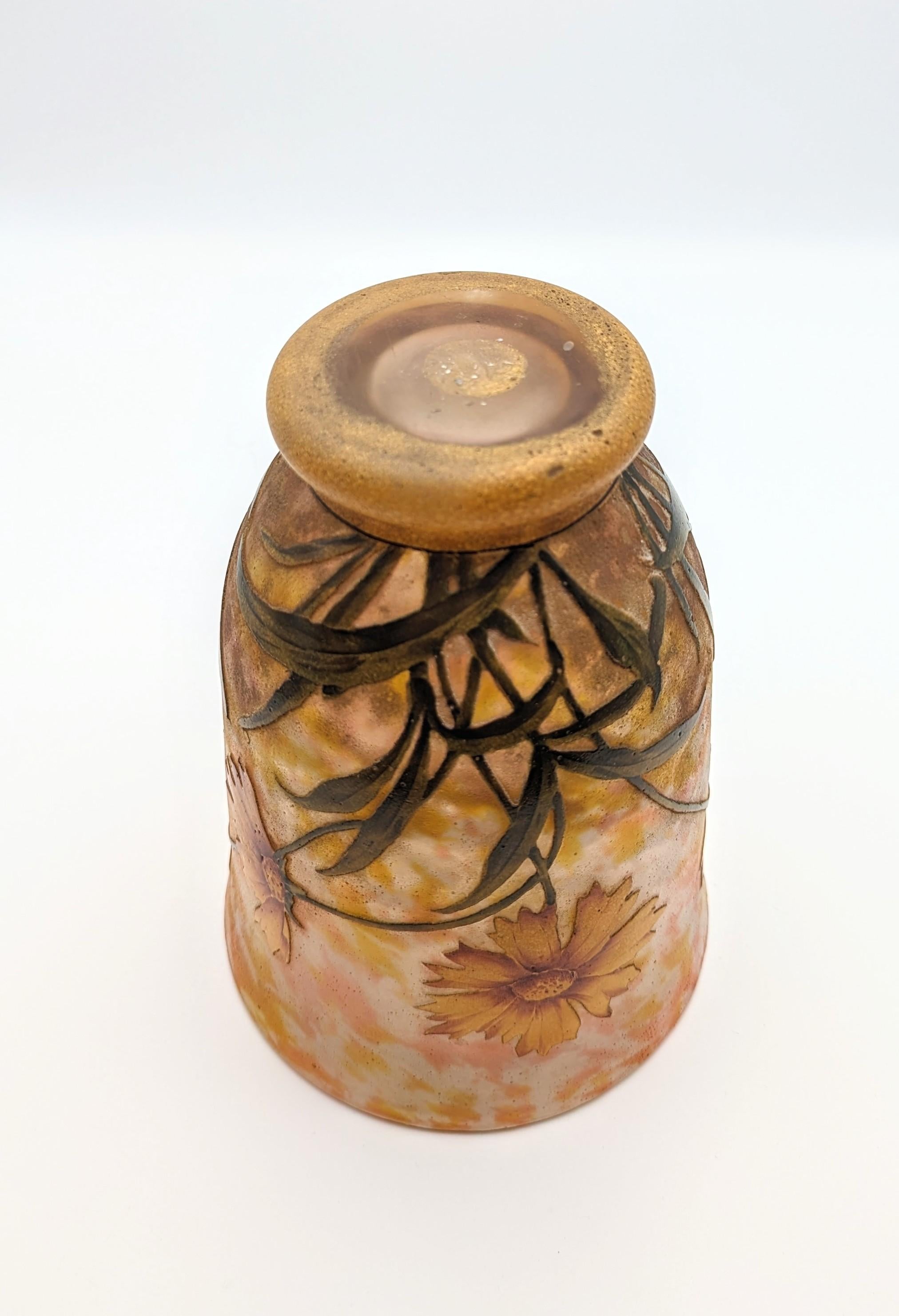 French Daum Frères art nouveau vase with Coreopsis, made in Nancy , ca. 1914 For Sale