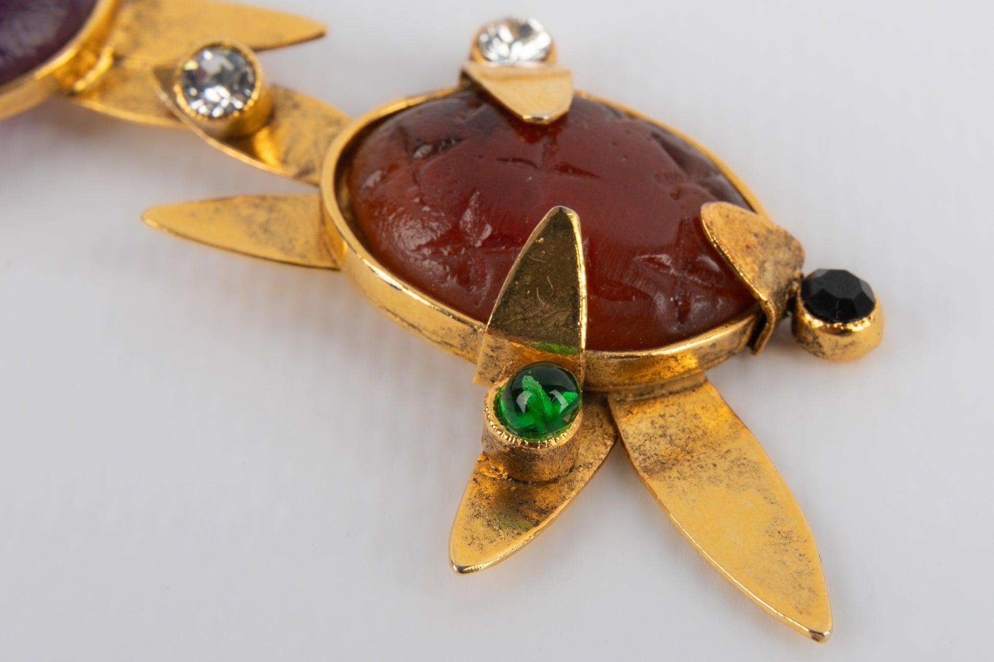 Goldene Metallhalskette von Daum mit Glaspaste und Strasssteinen im Angebot 1