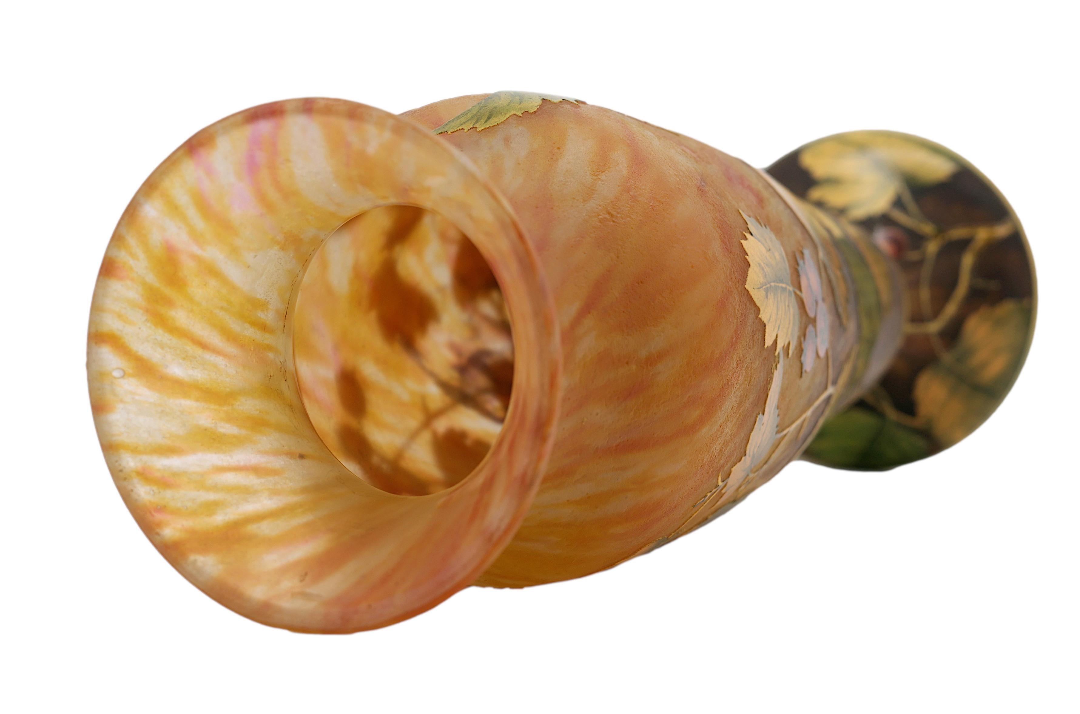 DAUM, grand vase décoré de fleurs de fougère gravées à l'acide, 1910-1915 en vente 5