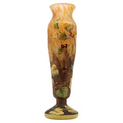DAUM Large vase decorated with acid-etched rosehip flowers, 1910-1915