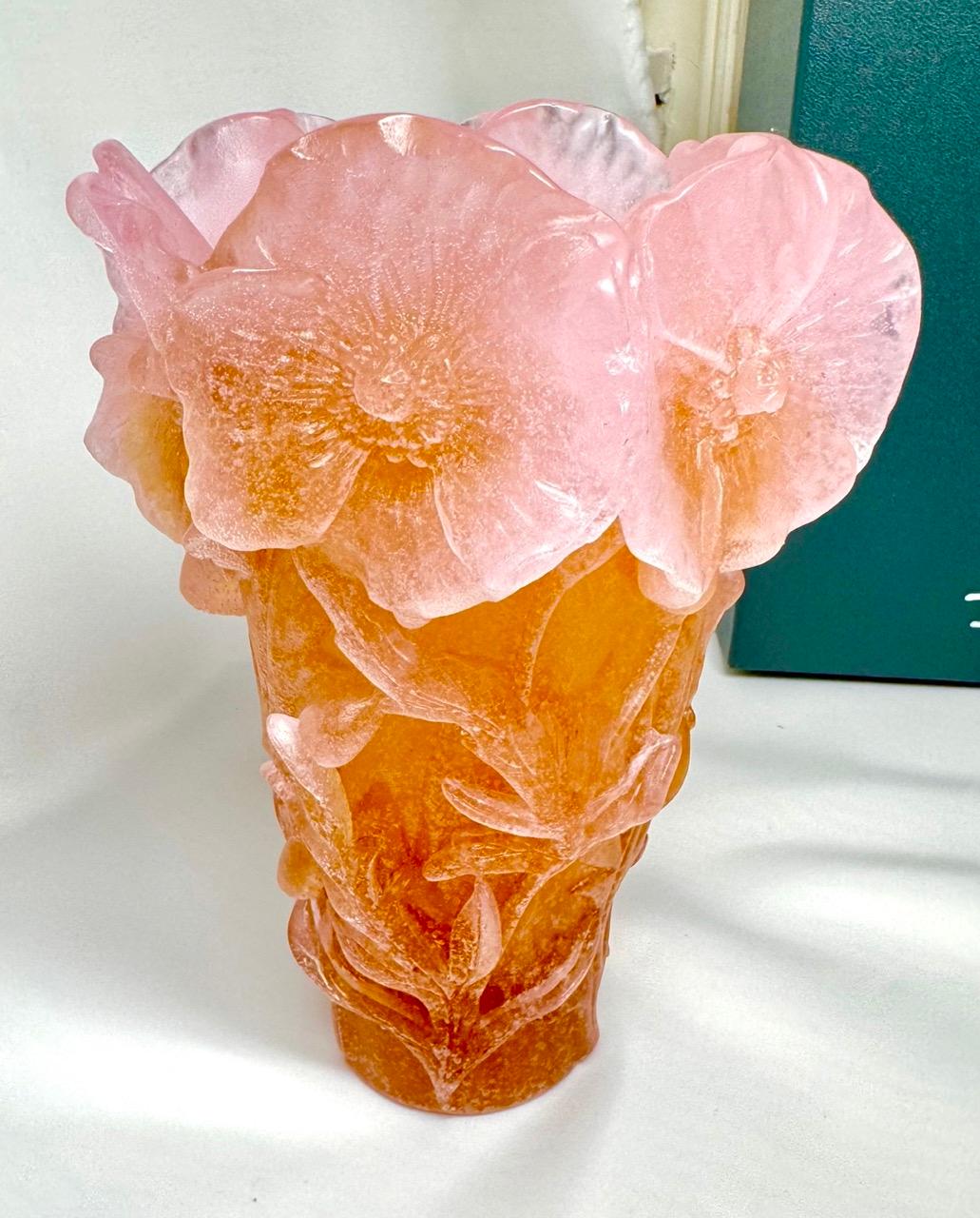 French Daum Lilac & Pink Hibiscus Vase - Pâte de verre For Sale