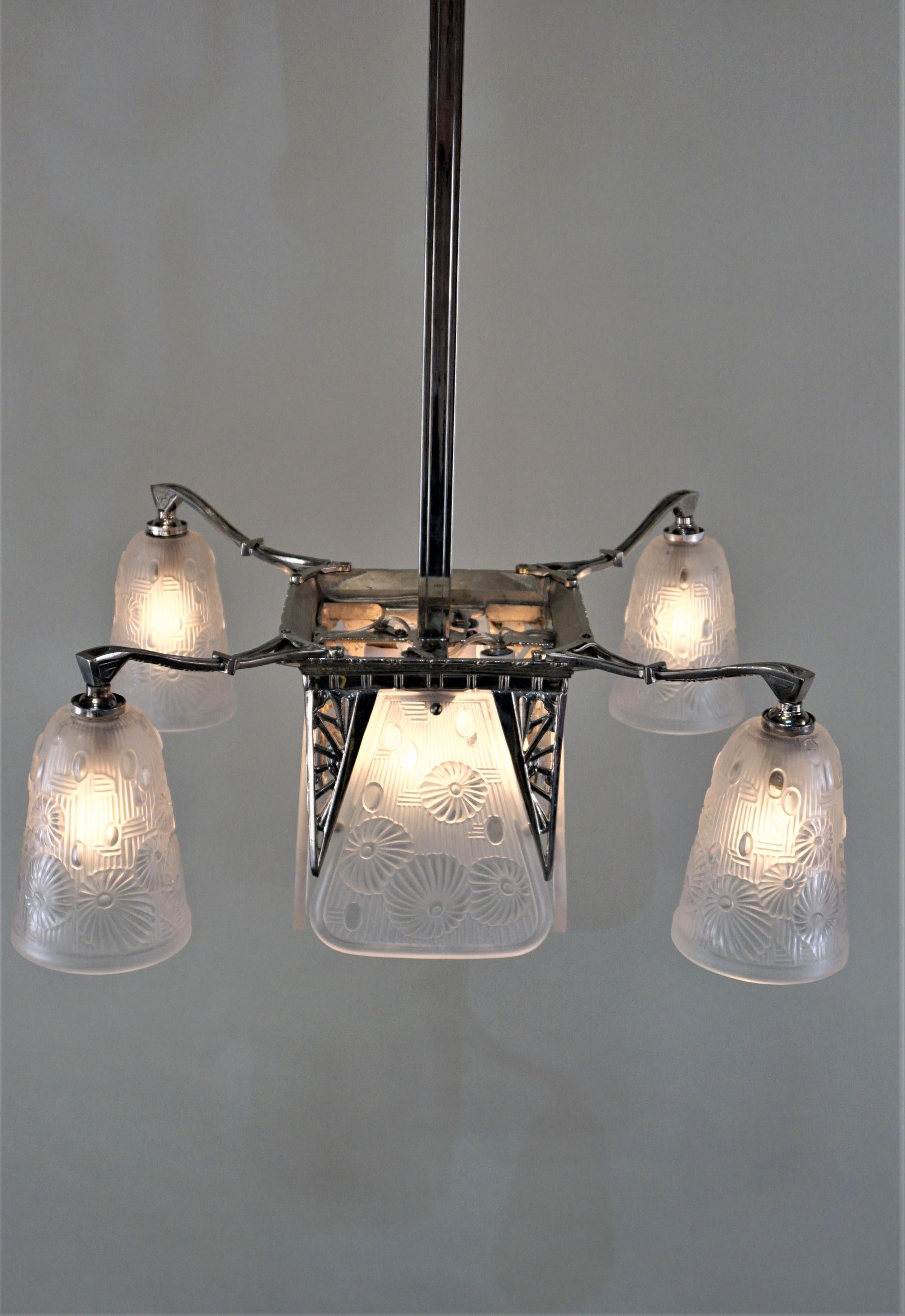 Daum/Lorrain 1920s French Art Deco Chandelier 3