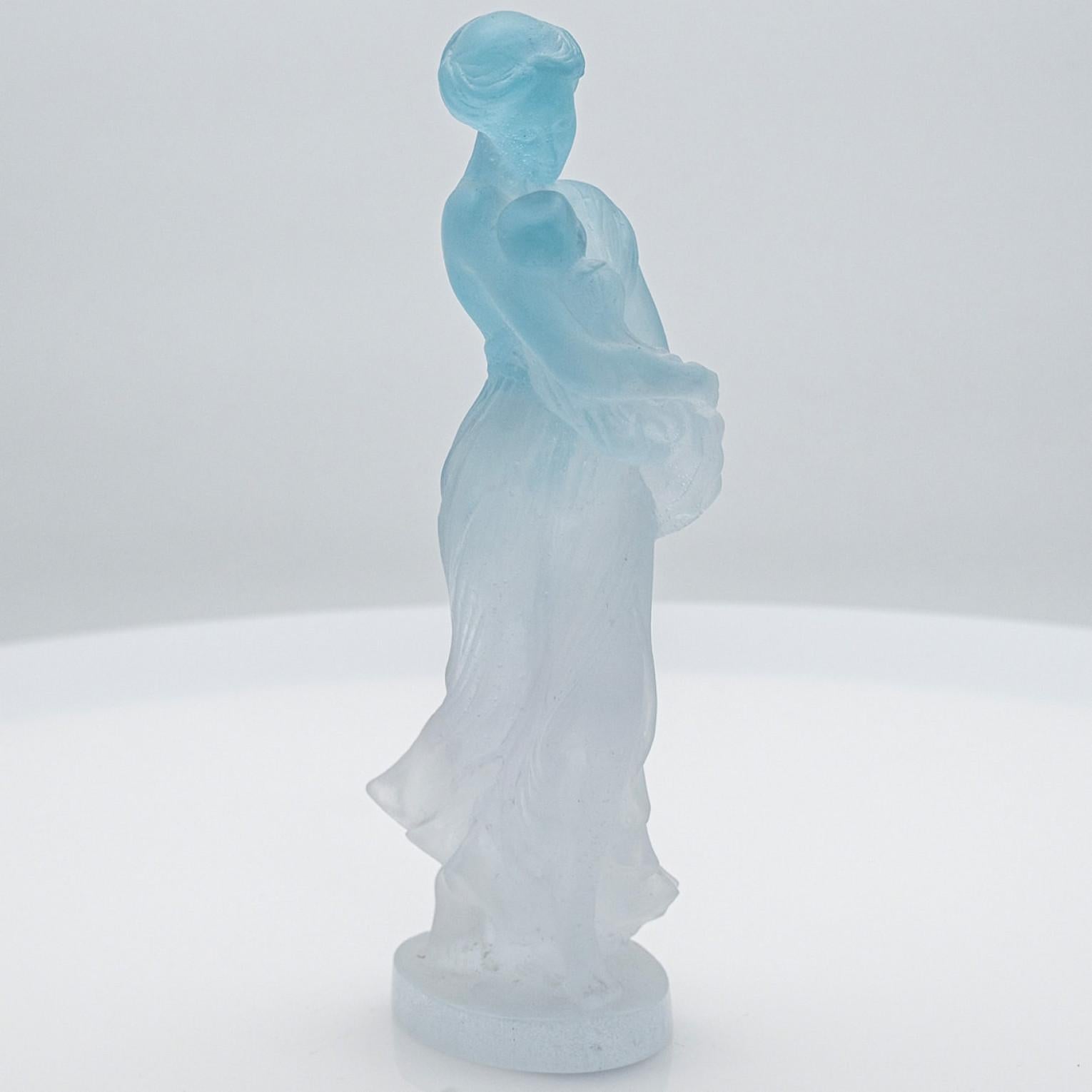 Francese Scultura in cristallo blu Daum Motherhood, Francia in vendita