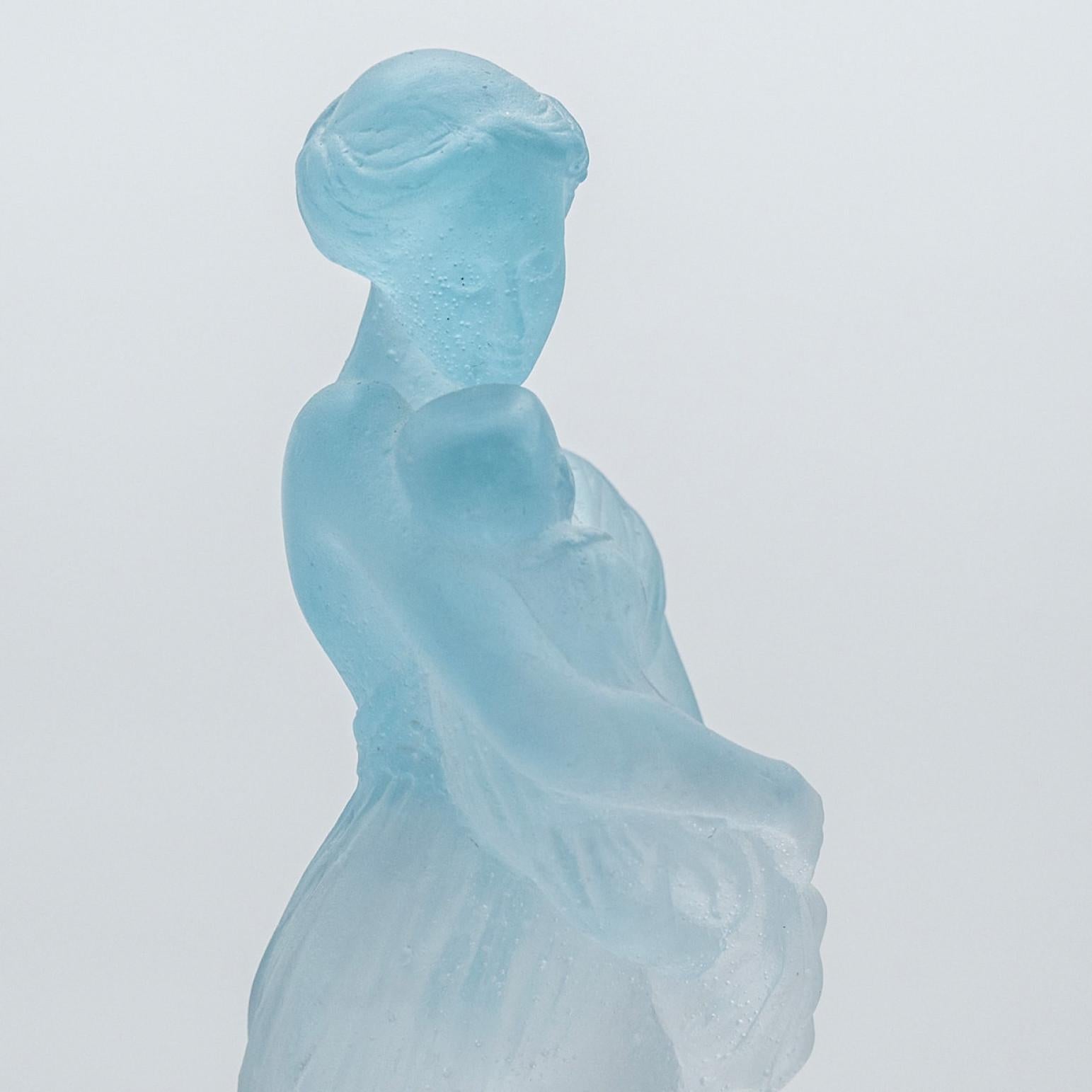 Altro Scultura in cristallo blu Daum Motherhood, Francia in vendita