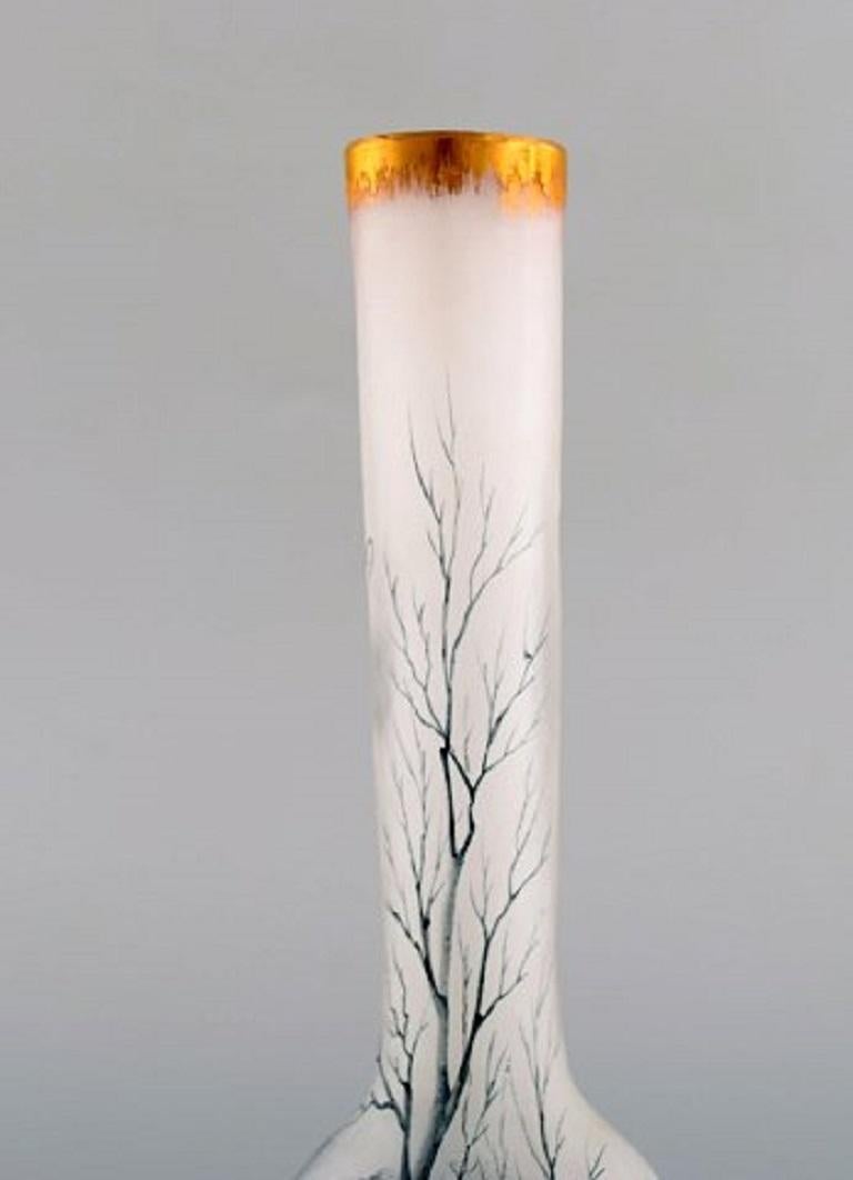 Daum, Nancy, a Beautiful Glass Vase with a Deep Landscape of a Town In Good Condition In Copenhagen, DK