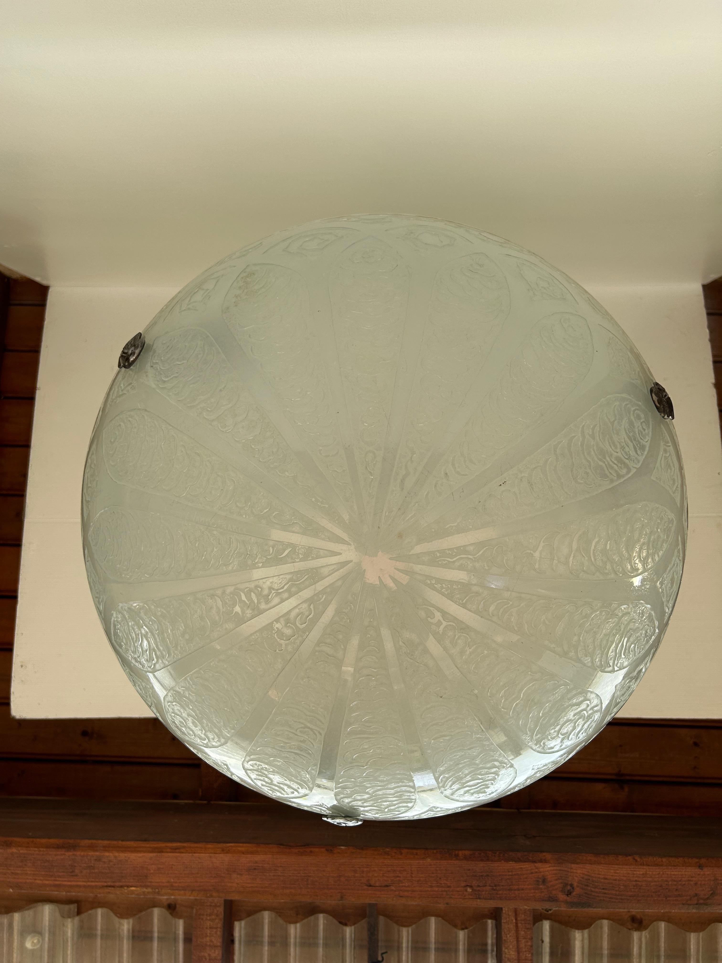 Daum Nancy Art Deco Chandelier In Excellent Condition For Sale In NANTES, FR