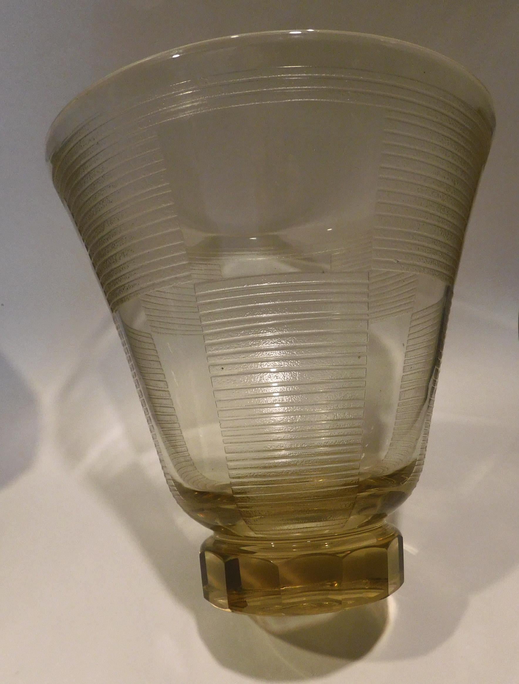 Daum Nancy Art Deco Large Important Acid Etched Glass Vase, Circa 1930's For Sale 1