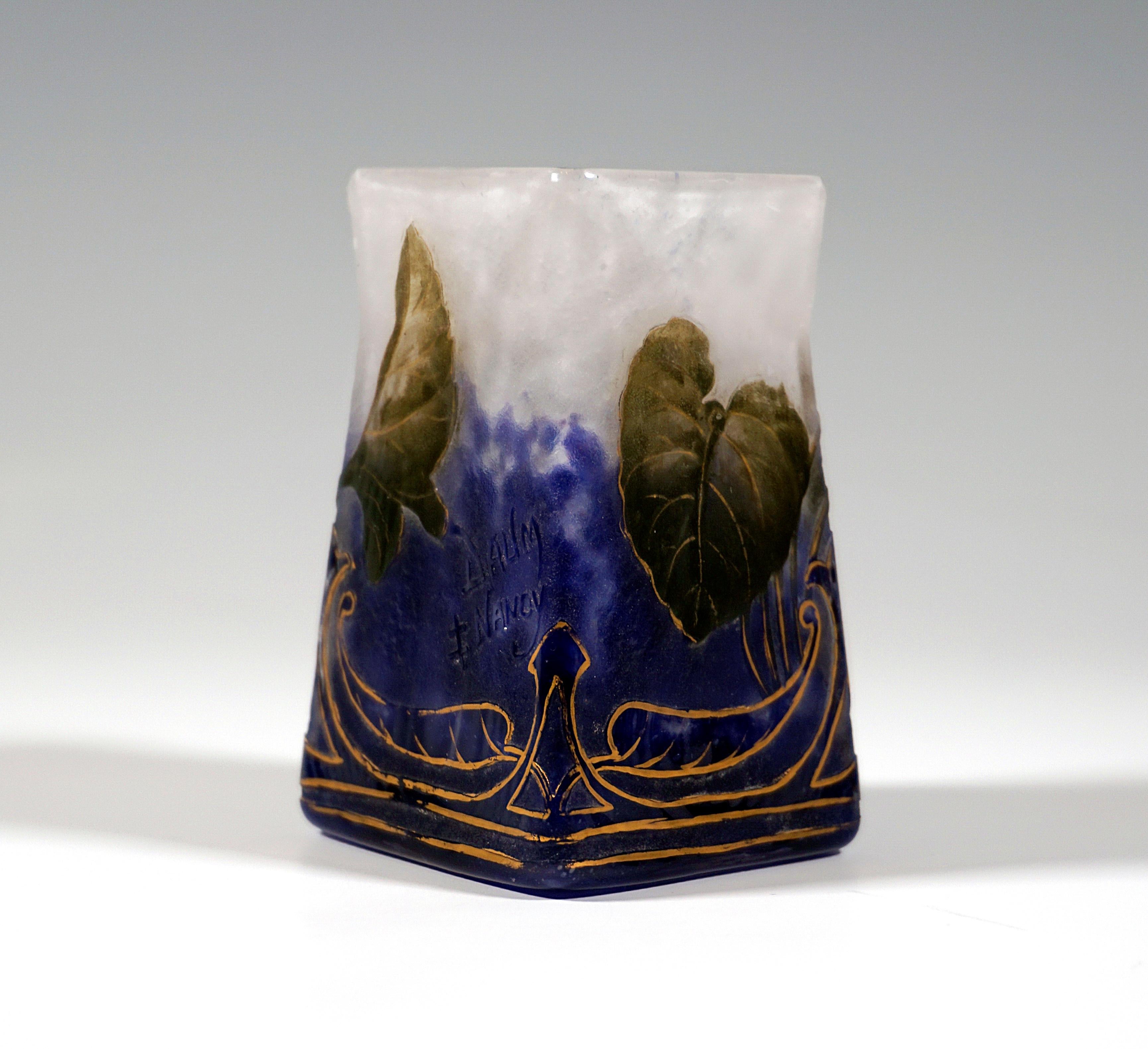 Daum Nancy Art Nouveau Angular Vase with Violet and Gold Decor, France, ca 1904 In Good Condition In Vienna, AT