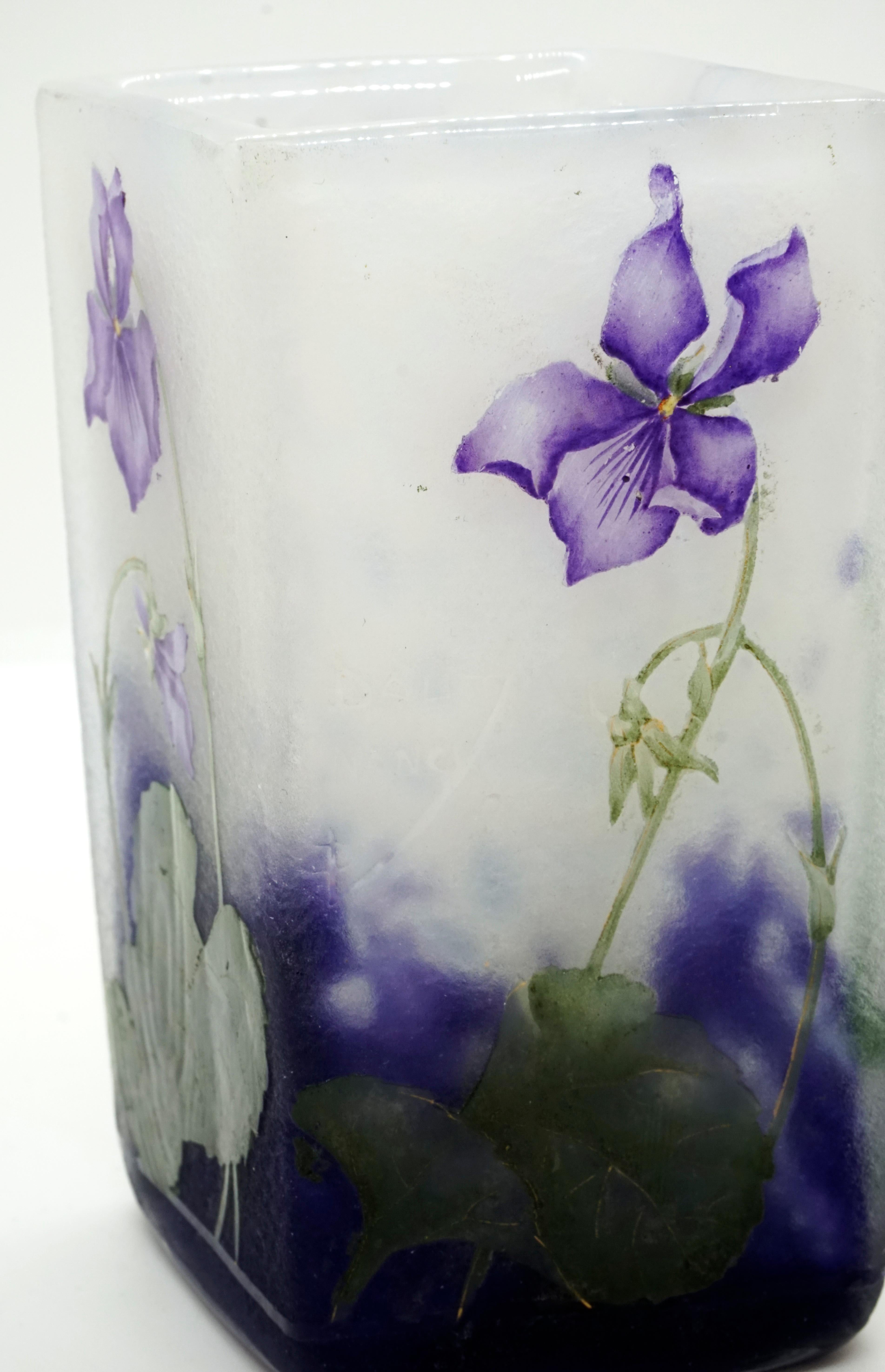 French Daum Nancy Art Nouveau Angular Vase with Violet Decor, France, 1900-1905