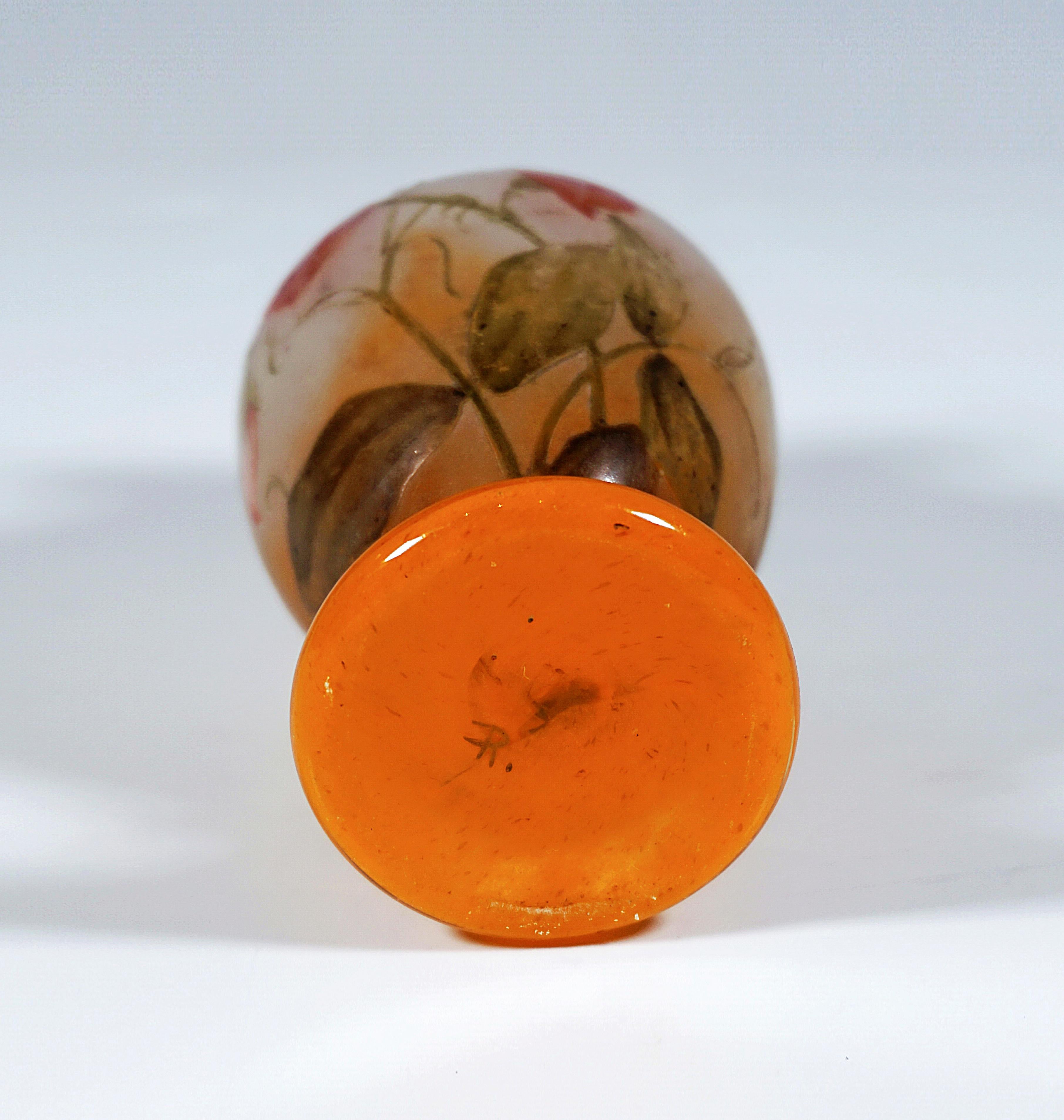 Jarrón camafeo de cristal Daum Nancy Art Nouveau con decoración de guisantes de olor, Francia, ca. 1910 Vidrio artístico en venta