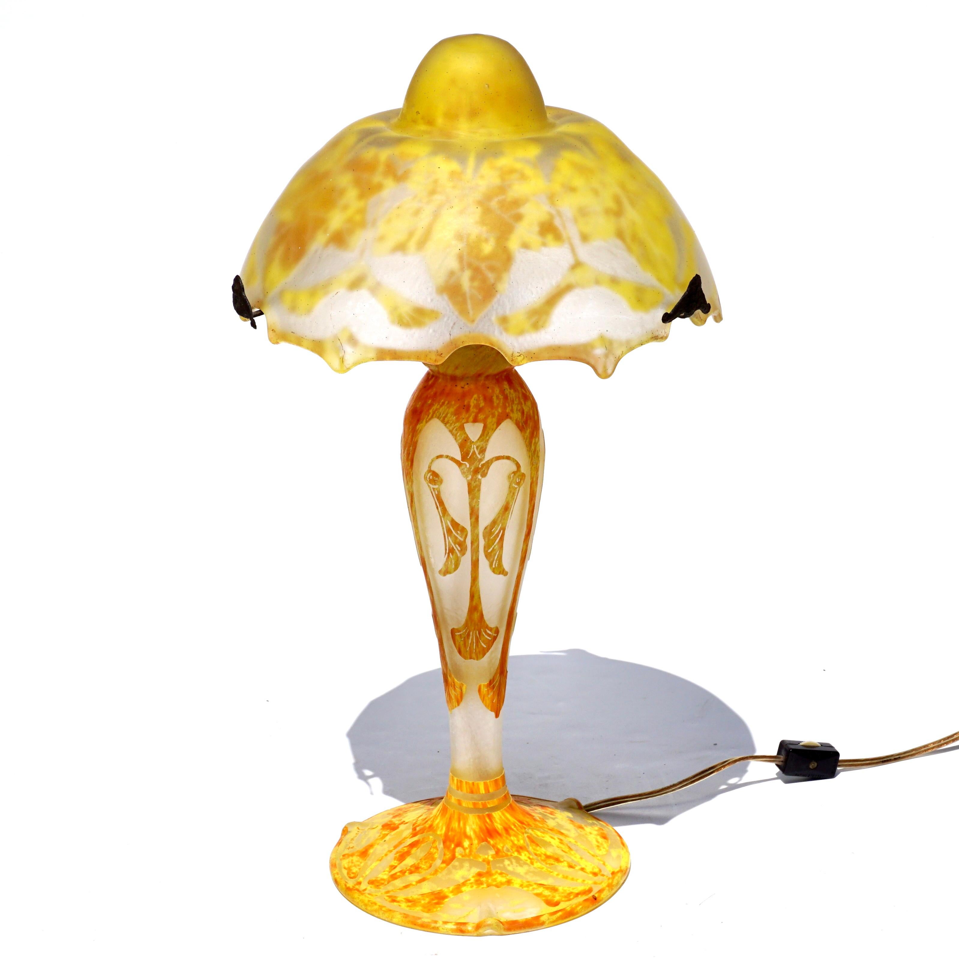 Jugendstil-Tischlampe von Daum Nancy (Geschnitzt) im Angebot