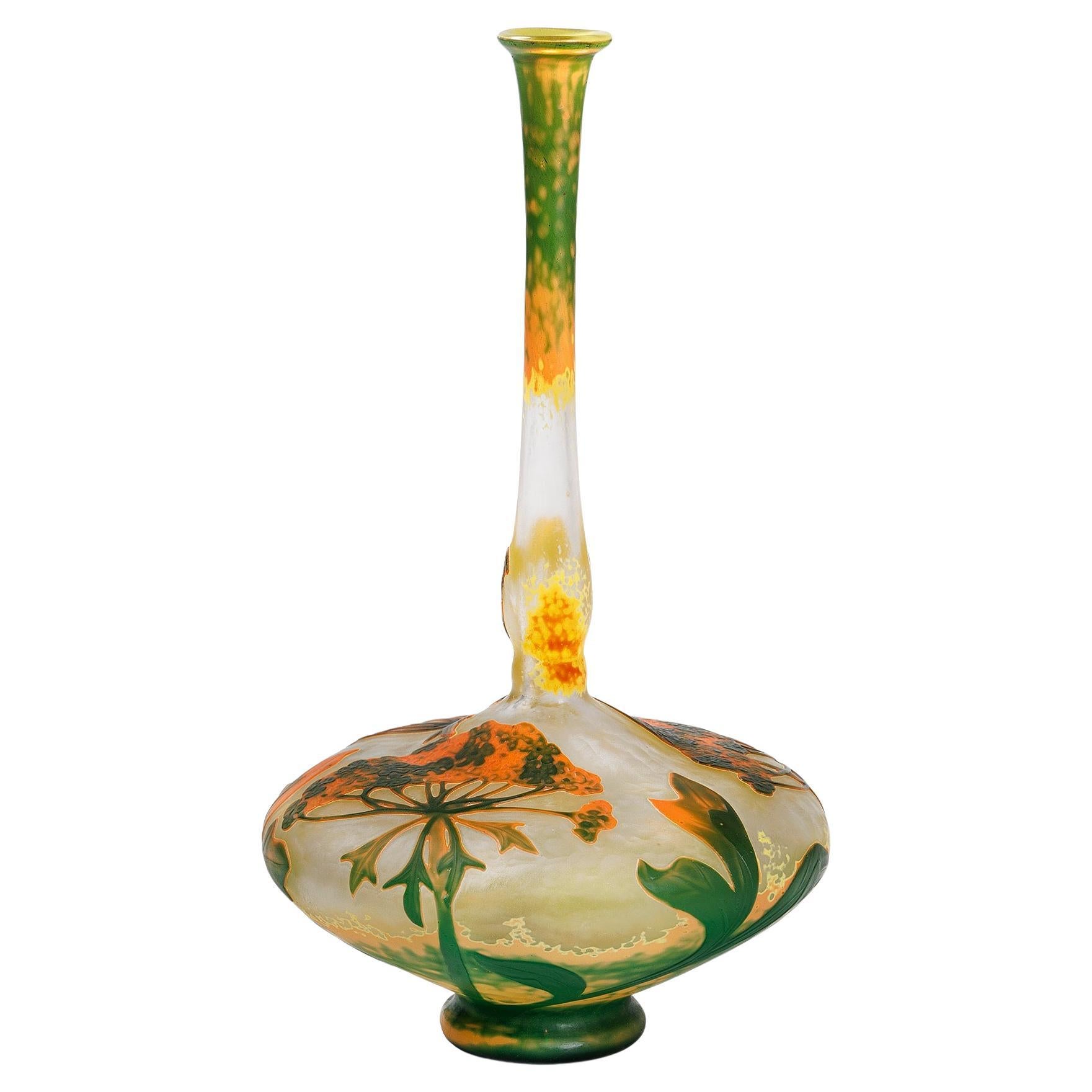 Vaso in vetro con cammeo Daum Nancy "Berce des Prés in vendita