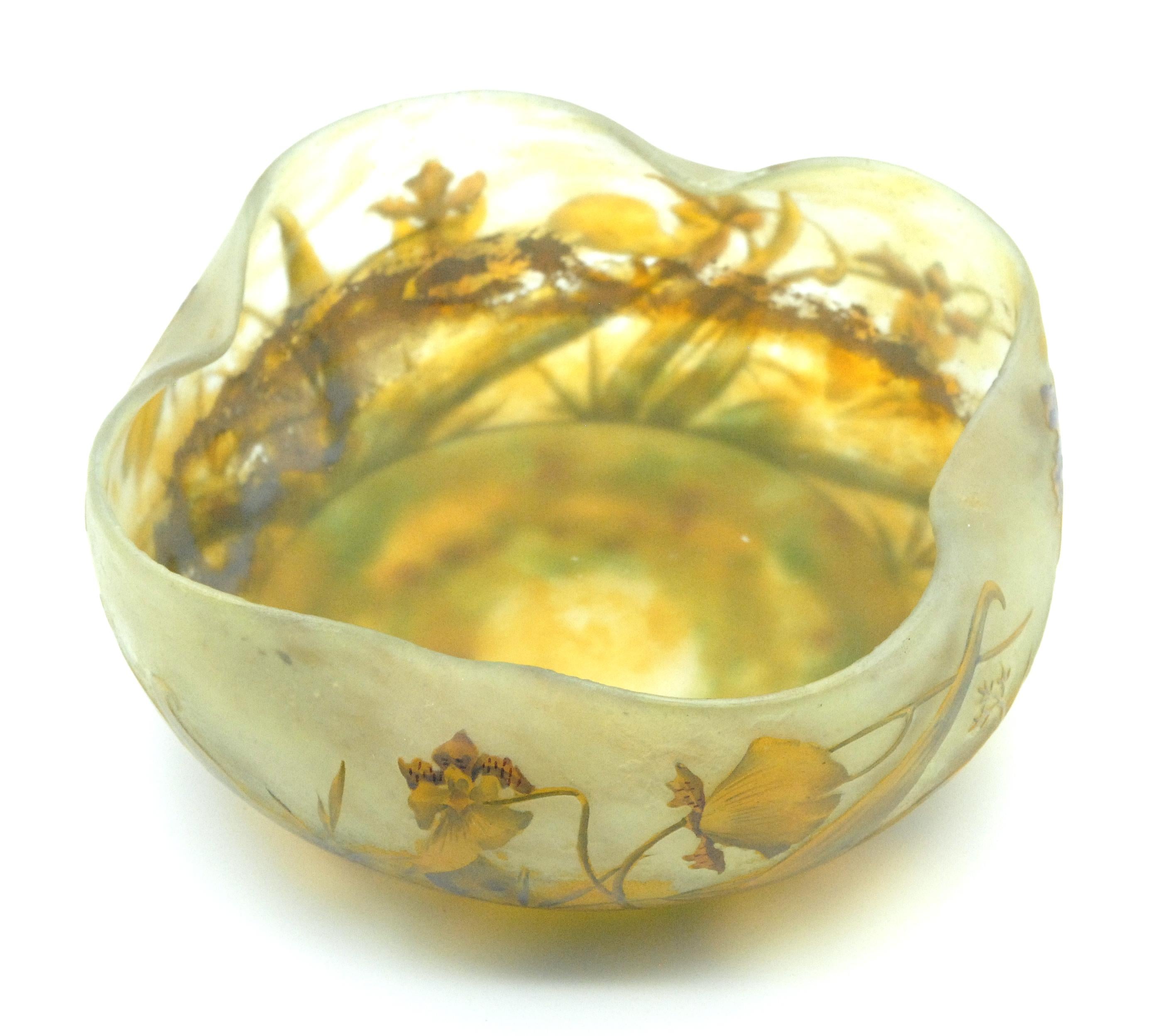 Early 20th Century Daum Nancy Cameo Glass Bowl, France, circa 1900 For Sale