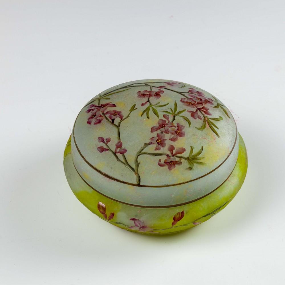 A beautiful piece of luxury of Art Nouveau cameo glass for the dressing table: a Cameo Glass Powder Box with lid by Daum Nancy, circa 1900.
