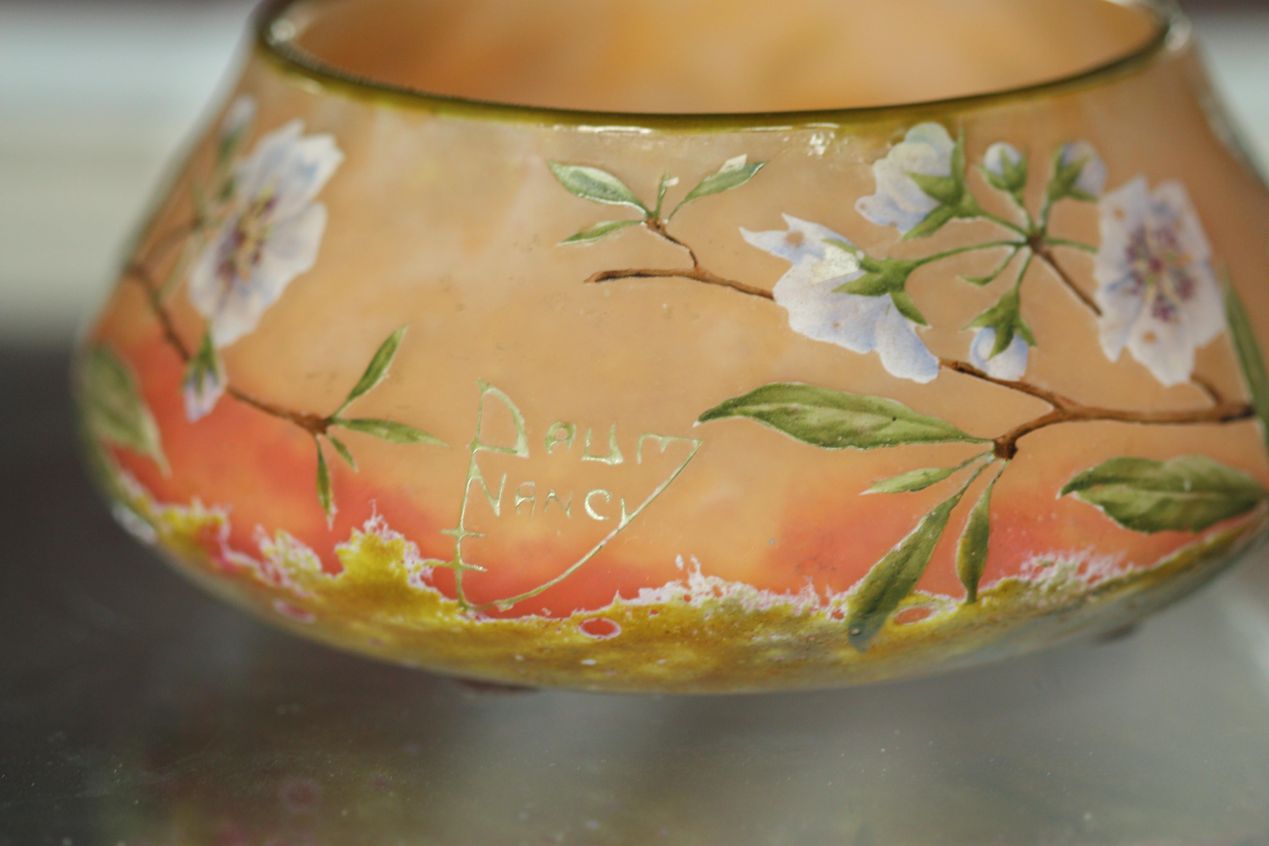 Verre Vase en verre camée Daum Nancy en vente