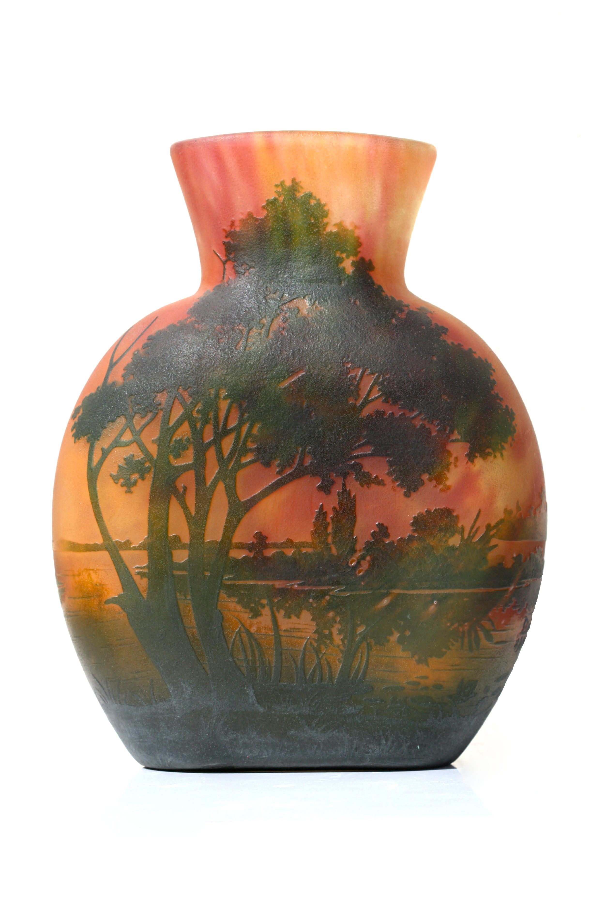 Daum Nancy Cameo Glass Vase, France, circa 1920 For Sale 1