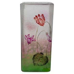 Vaso in vetro Art Nouveau smaltato Daum Nancy "Cyclamen", CIRCA 1900