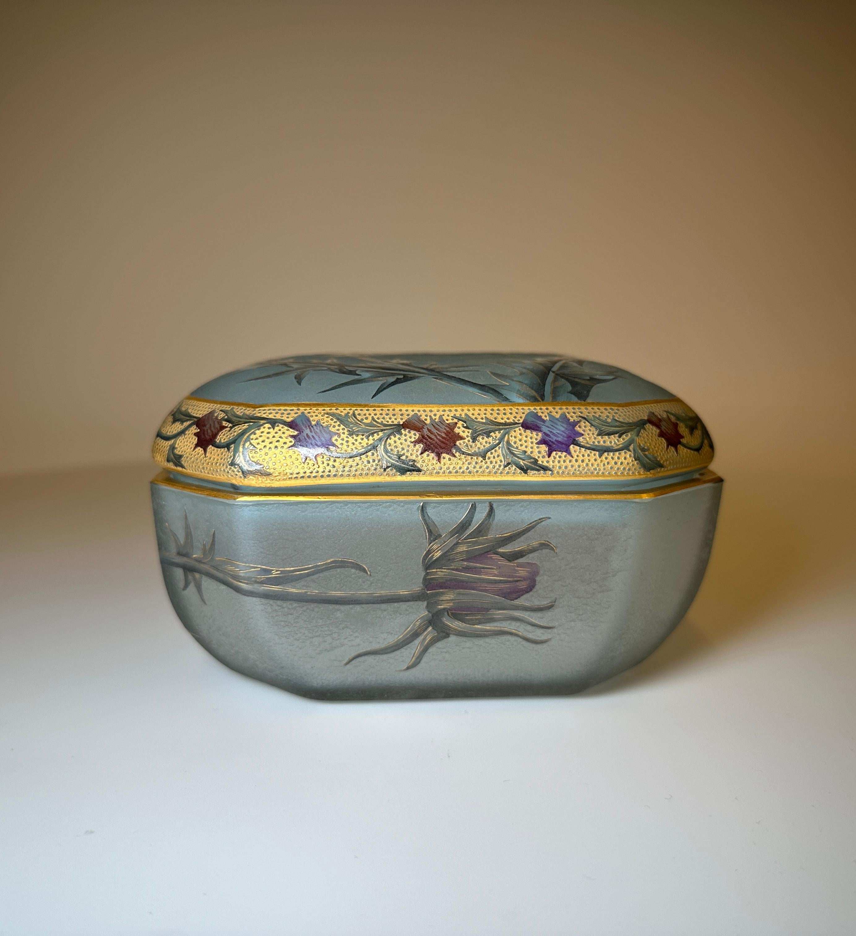 Daum Nancy enameled glass box, circa 1910 inscribed in gilt, 