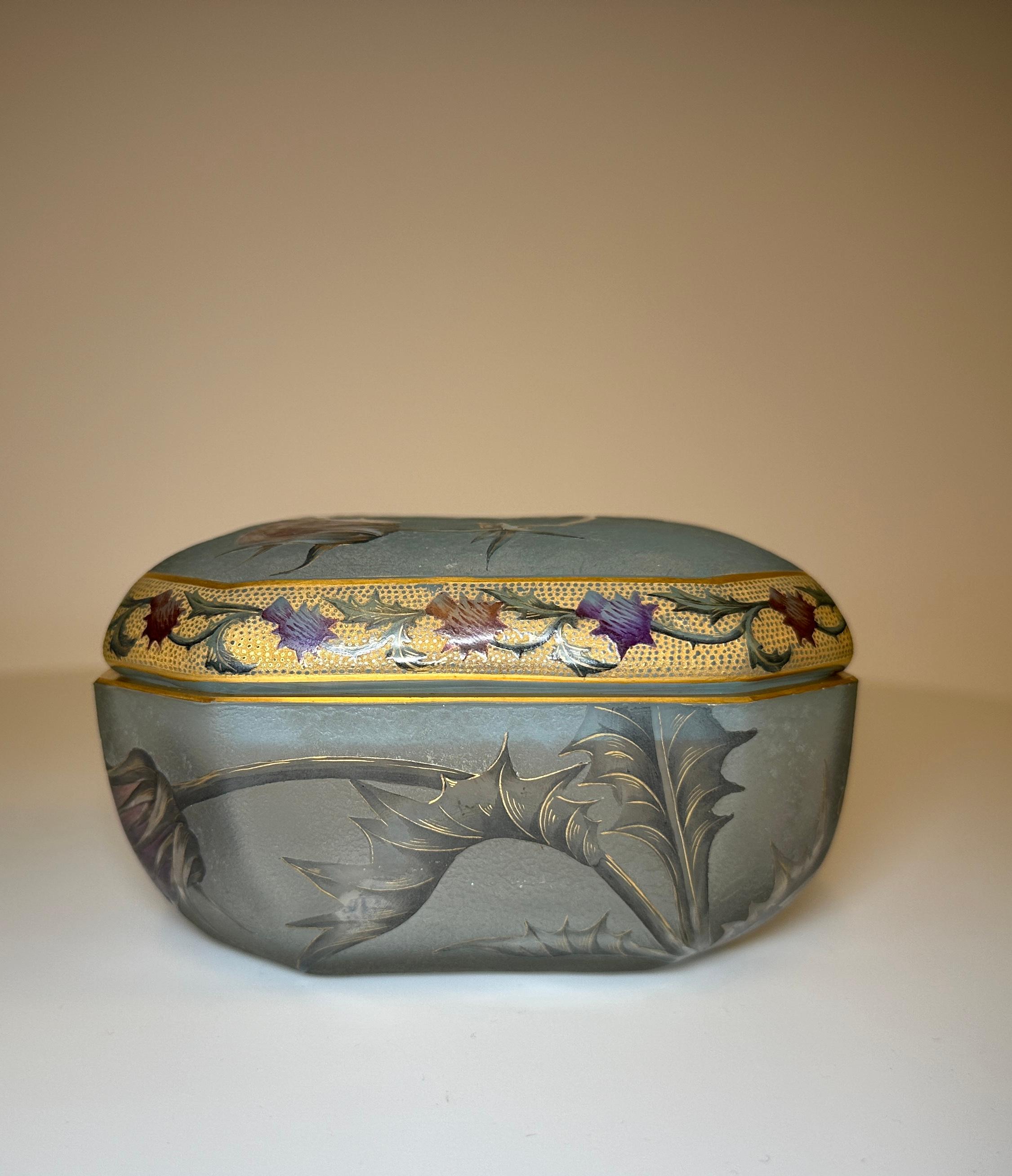 Daum Nancy Enameled Glass Box, circa 1910 In Good Condition For Sale In New York, NY
