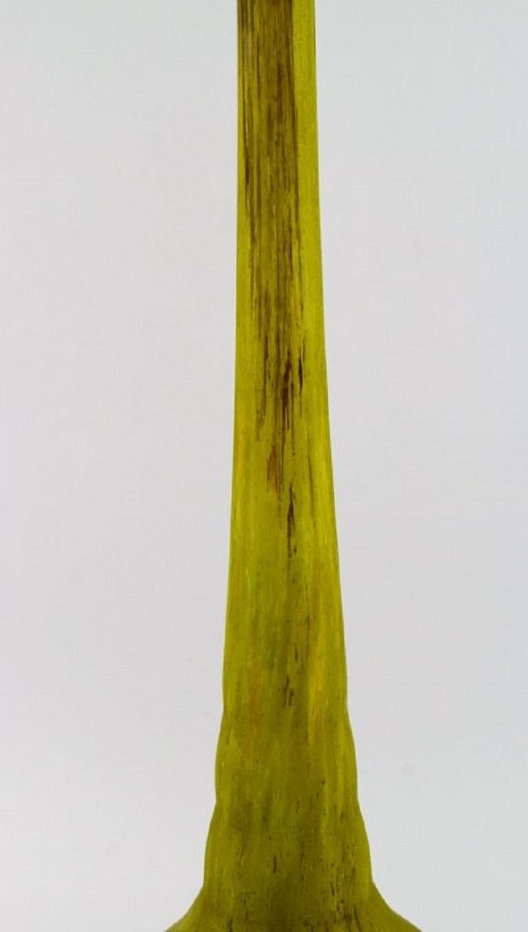 Vetro artistico Daum Nancy, Francia, Colossale vaso da terra Art Nouveau in vetro artistico verde opaco in vendita