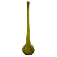 Daum Nancy, Francia, Colossale vaso da terra Art Nouveau in vetro artistico verde opaco