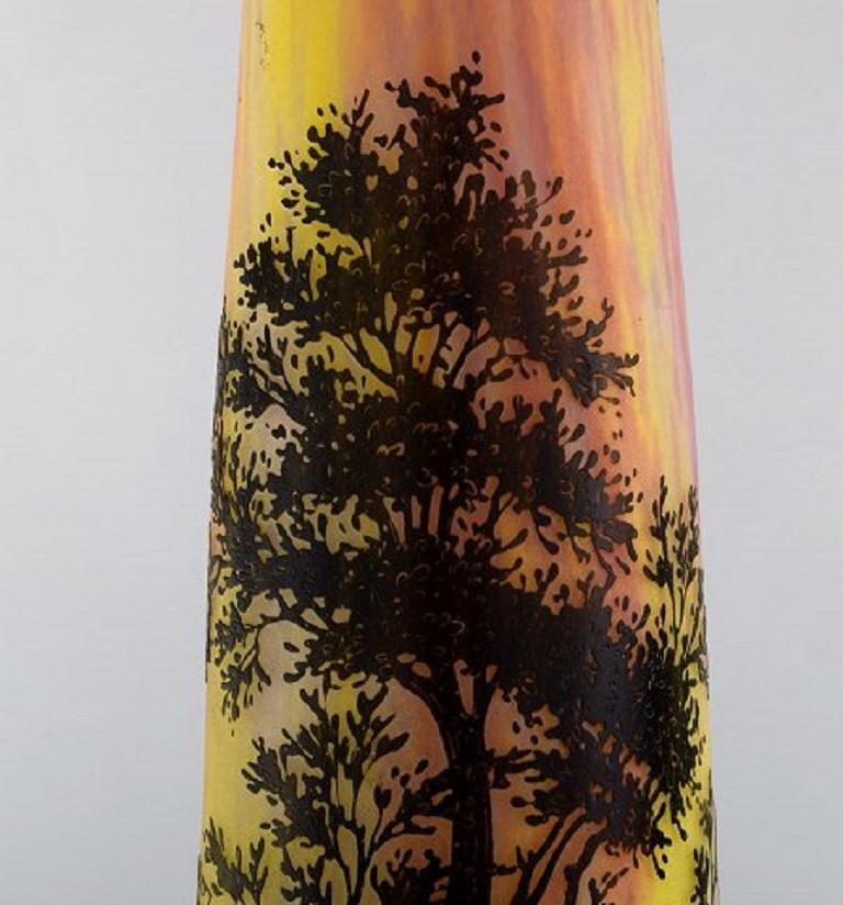 Early 20th Century Daum Nancy, France. Colossal Floor Vase in Mouth-Blown Art Glass