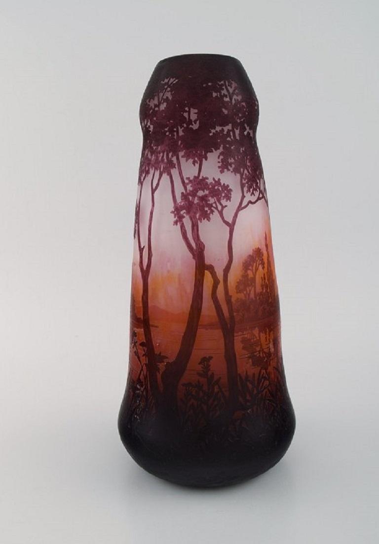Art Nouveau Daum Nancy, Francia, grande vaso antico in vetro artistico con paesaggio e alberi in vendita