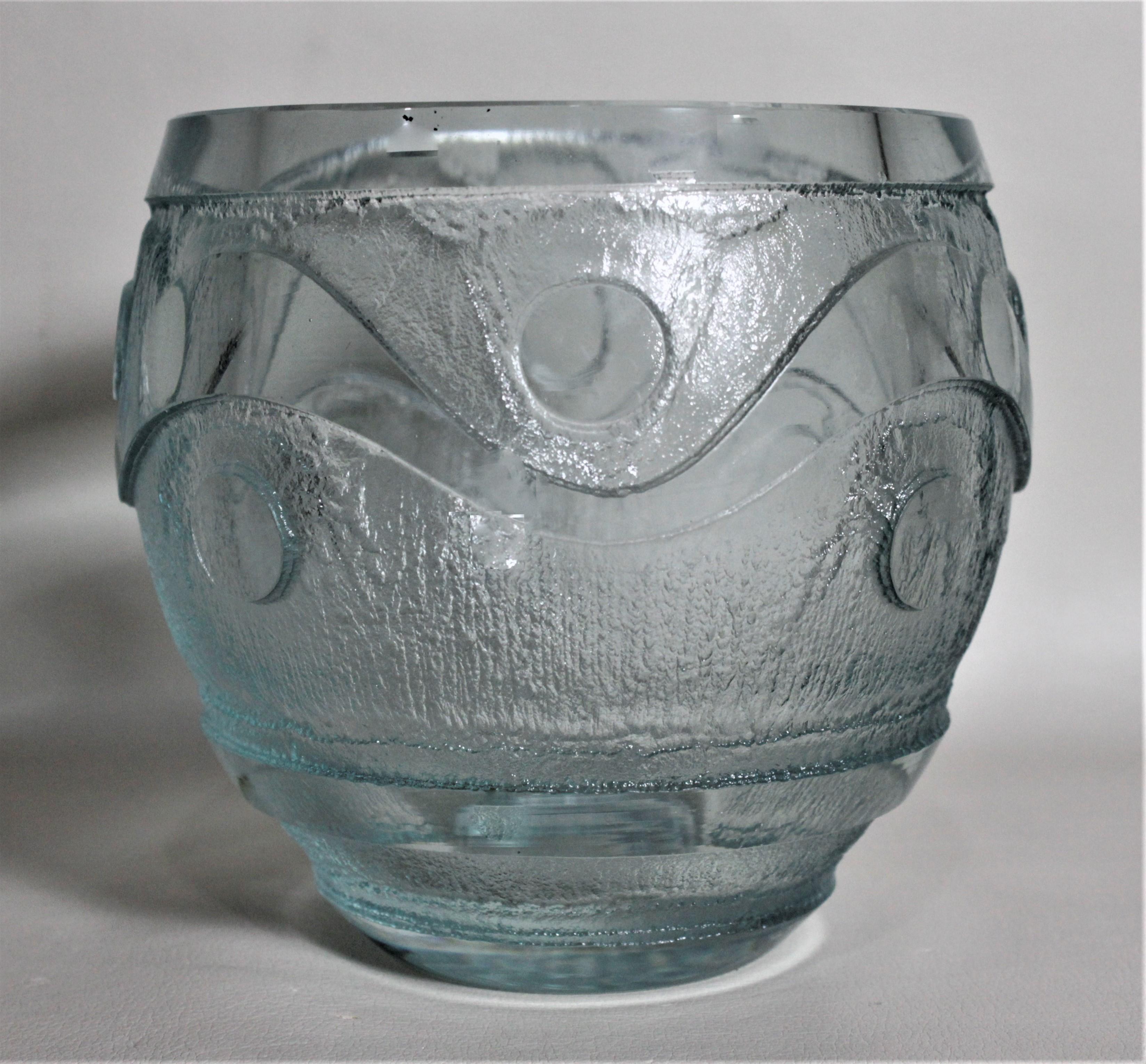 Französische Vase aus säuregeätztem grünem Art-déco-Kunstglas von Daum Nancy, Art déco (Handgefertigt) im Angebot