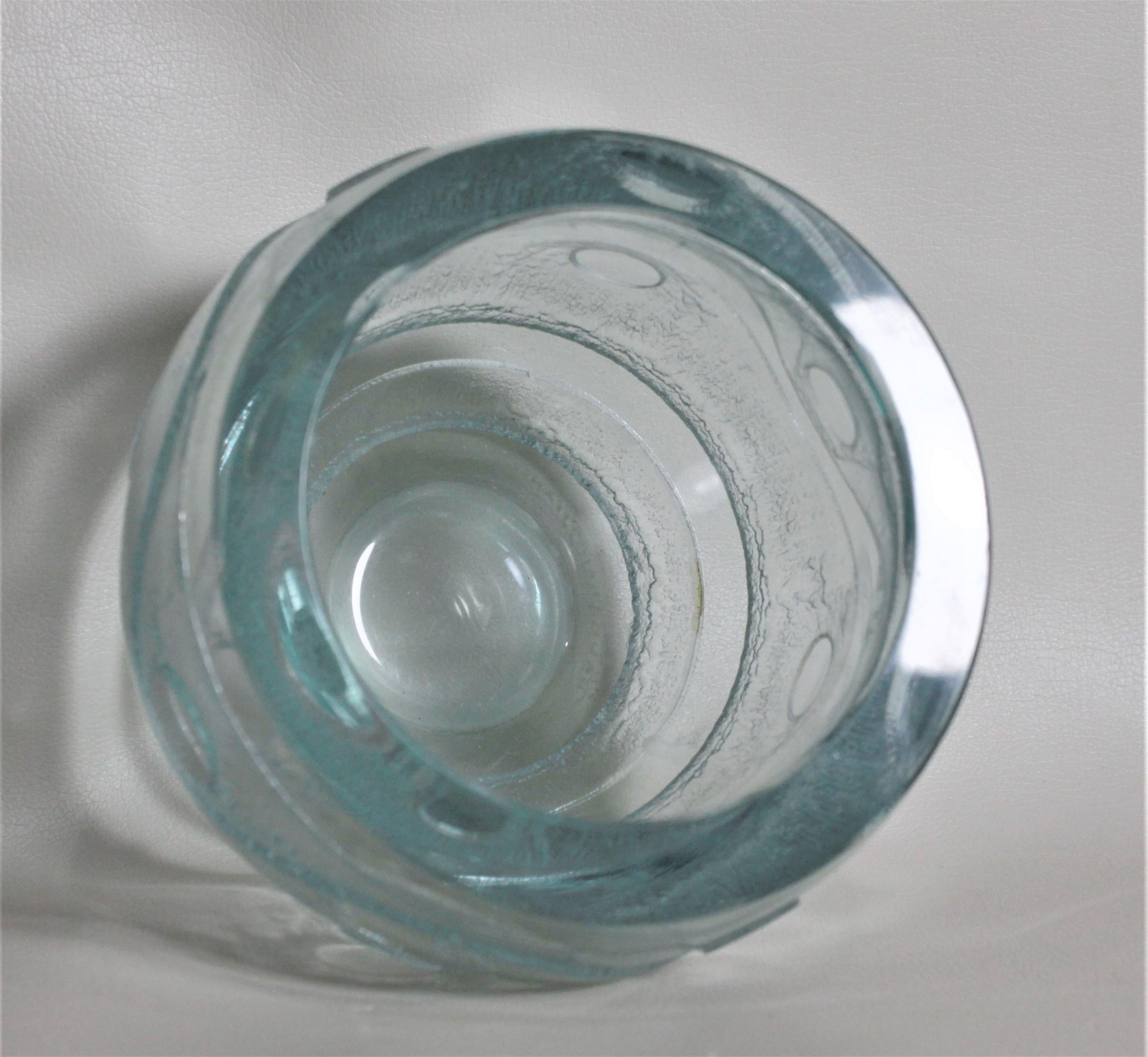 Französische Vase aus säuregeätztem grünem Art-déco-Kunstglas von Daum Nancy, Art déco im Angebot 1