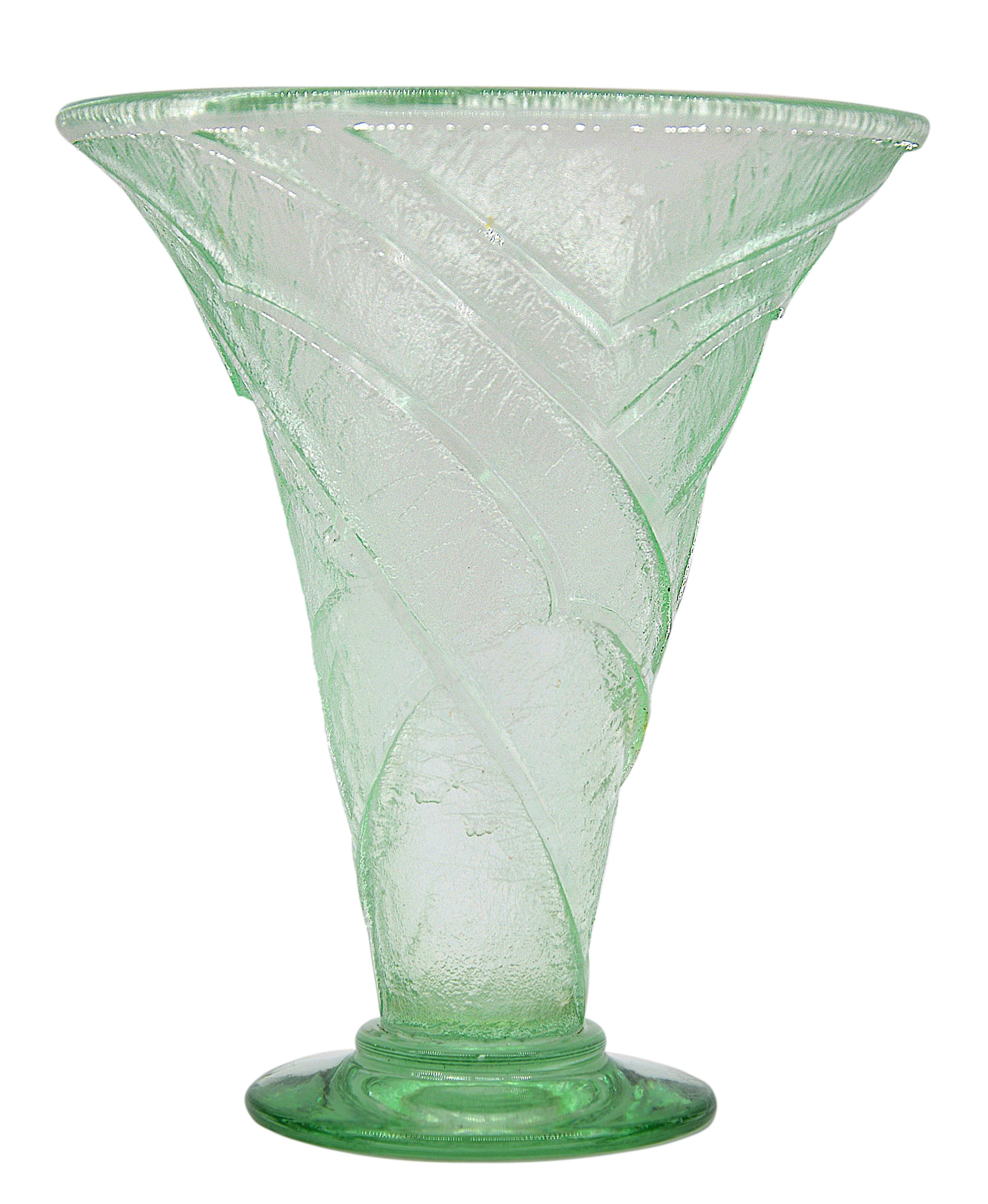 Daum Nancy Französische Art Déco Vase mit Säureätzung, 1930er Jahre im Angebot 2