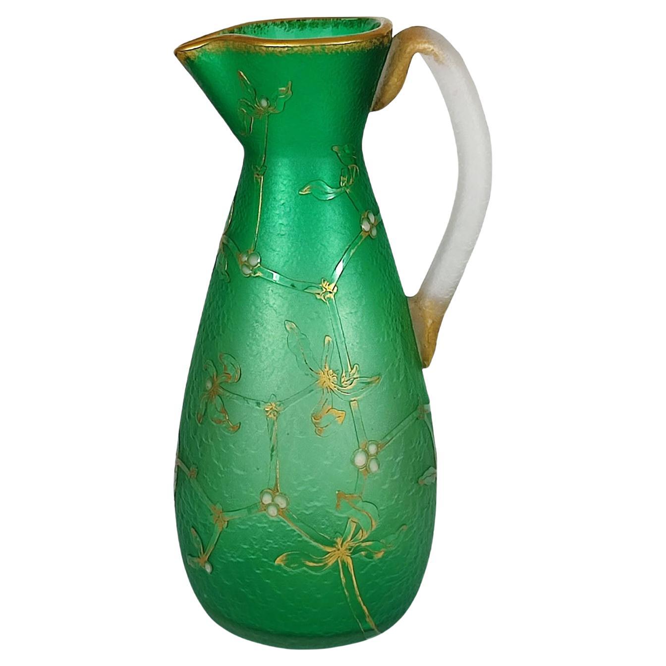 Vase ou pichet en verre gravé à l'acide Art nouveau français de Daum Nancy avec émail en vente