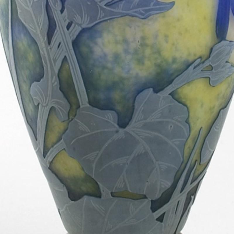 Vase en verre camée Art nouveau français de Daum Nancy Excellent état - En vente à New York, NY