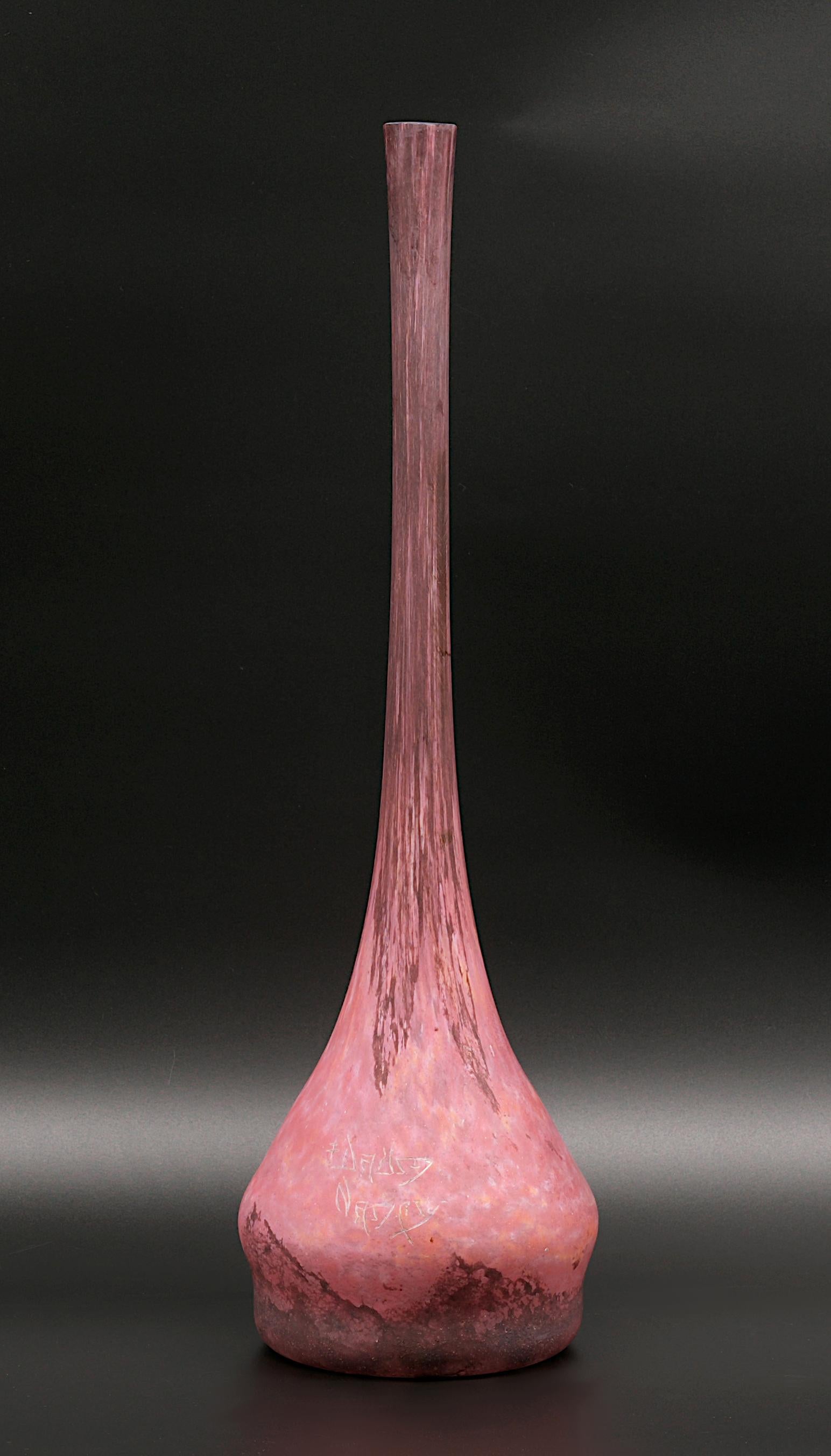 DAUM Nancy French Art Nouveau Single-Flower Vase, 1910-1915 In Excellent Condition For Sale In Saint-Amans-des-Cots, FR