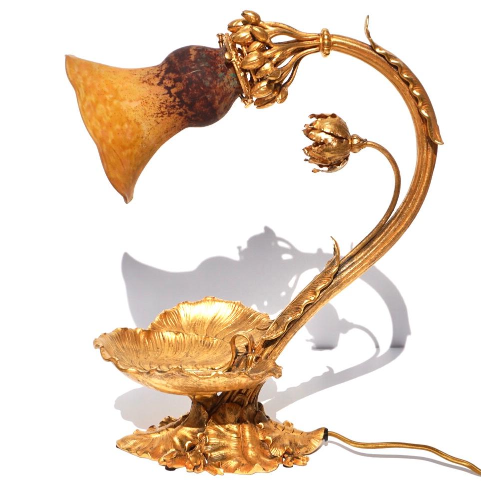 Début du 20ème siècle Lampe Art nouveau en bronze doré Daum Nancy en vente