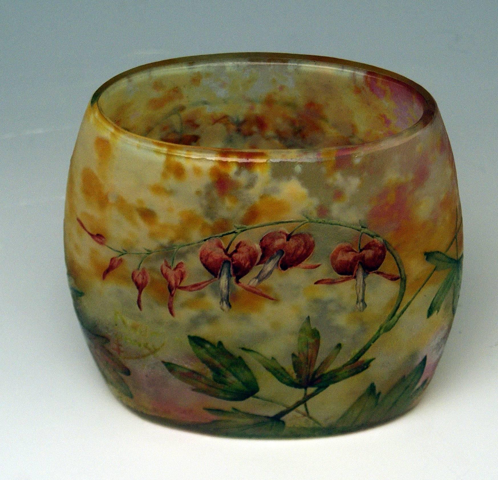 Dépoli Daum Nancy Vase oreiller en verre Art Nouveau Bleeding-Hearts France Lorrain 1905