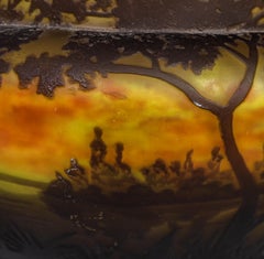 Vaso in vetro cammeo decorato internamente Daum Nancy, "River Lanscape"