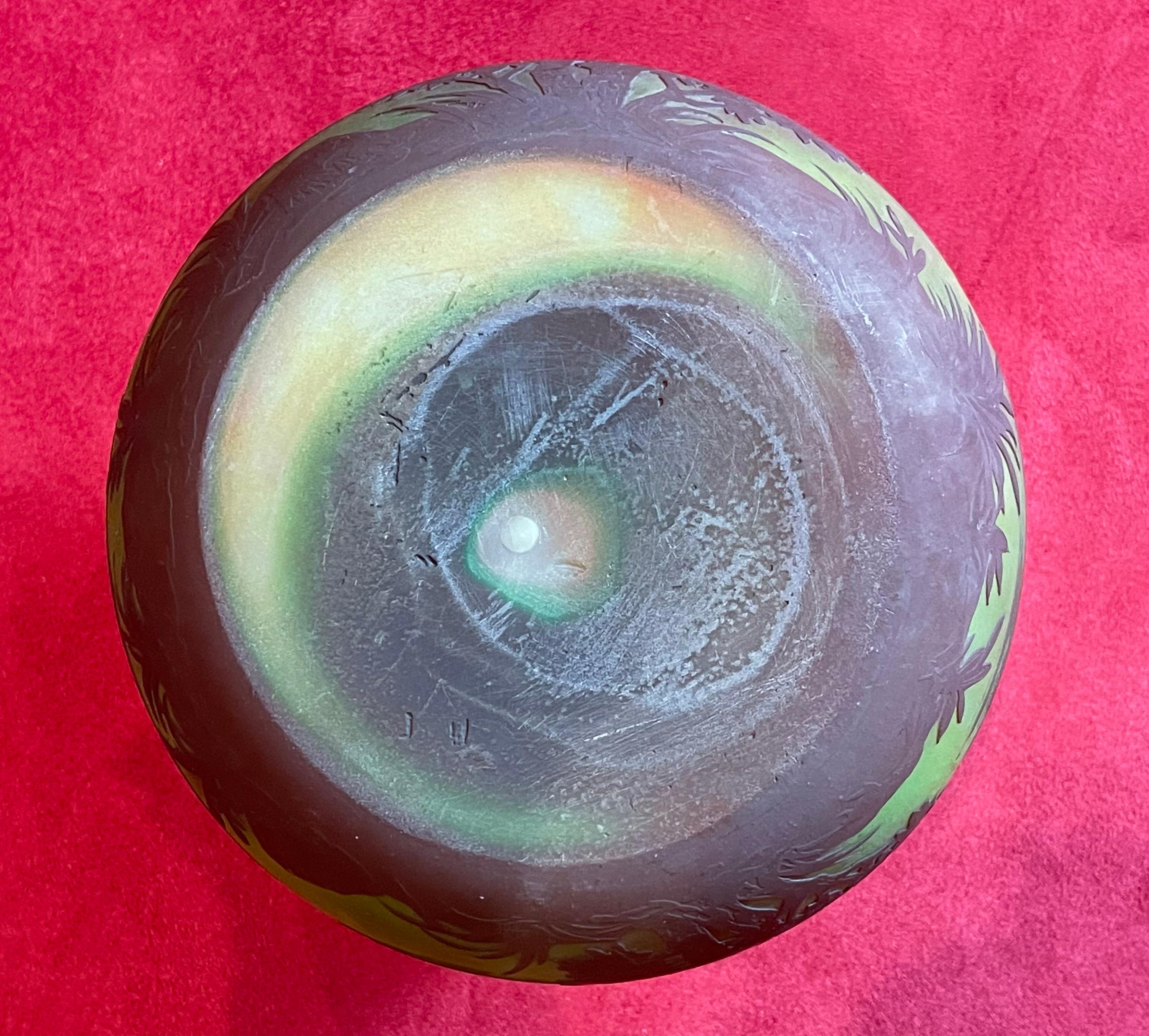 Daum Nancy, Vaso decorativo con paesaggio lacustre in stile Art Nouveau 3