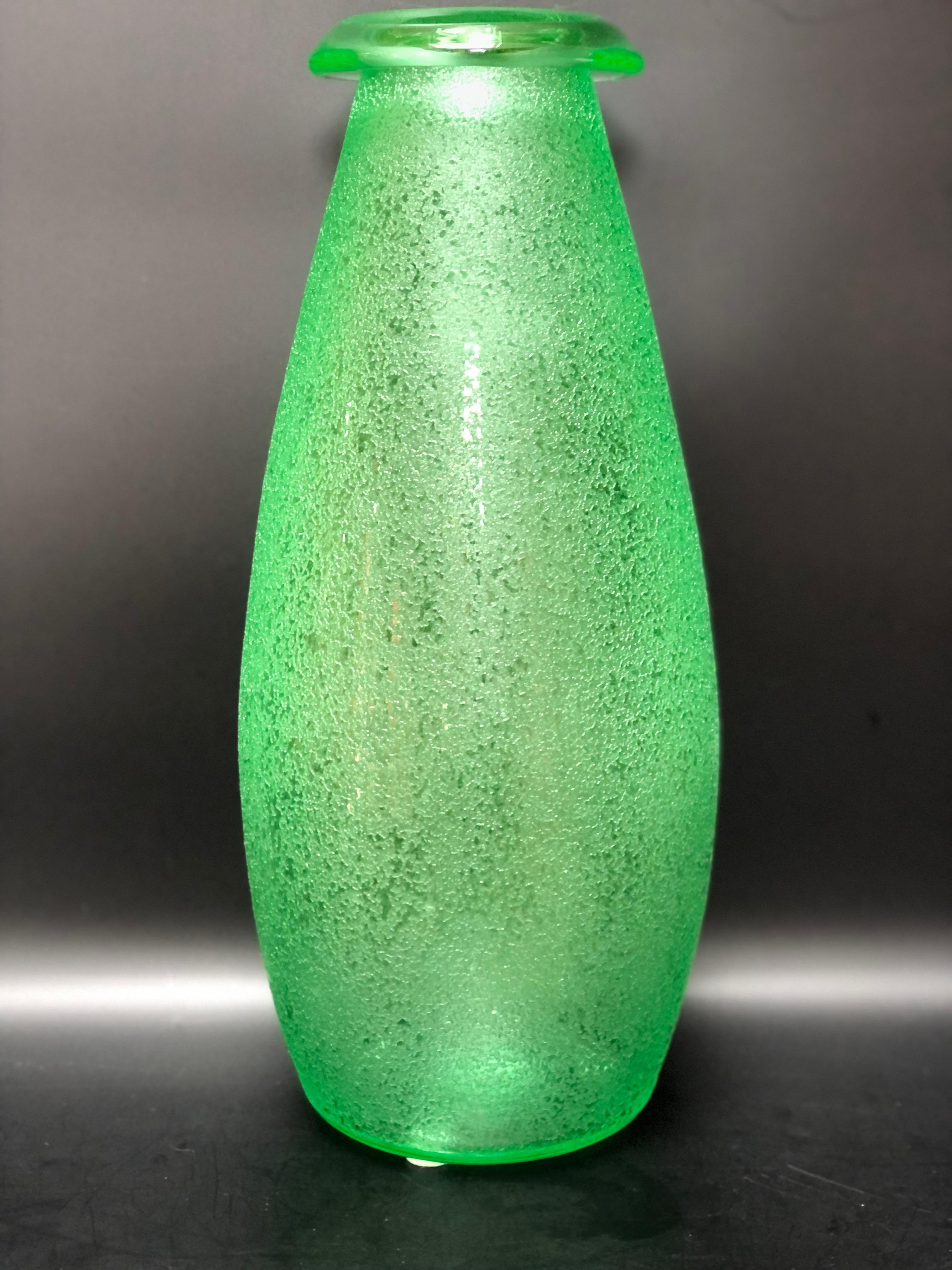 Daum circa 1930, large ovoid vase entirely acid-etched, apple green.
In perfect condition.
Signed Daum Nancy France.

Diameter: 15 cm (cul) 
Diamètre : 13,5 cm (col)
Height: 47,5 cm
Weight: 5 Kg

Daum (French establishment created in 1878) is a