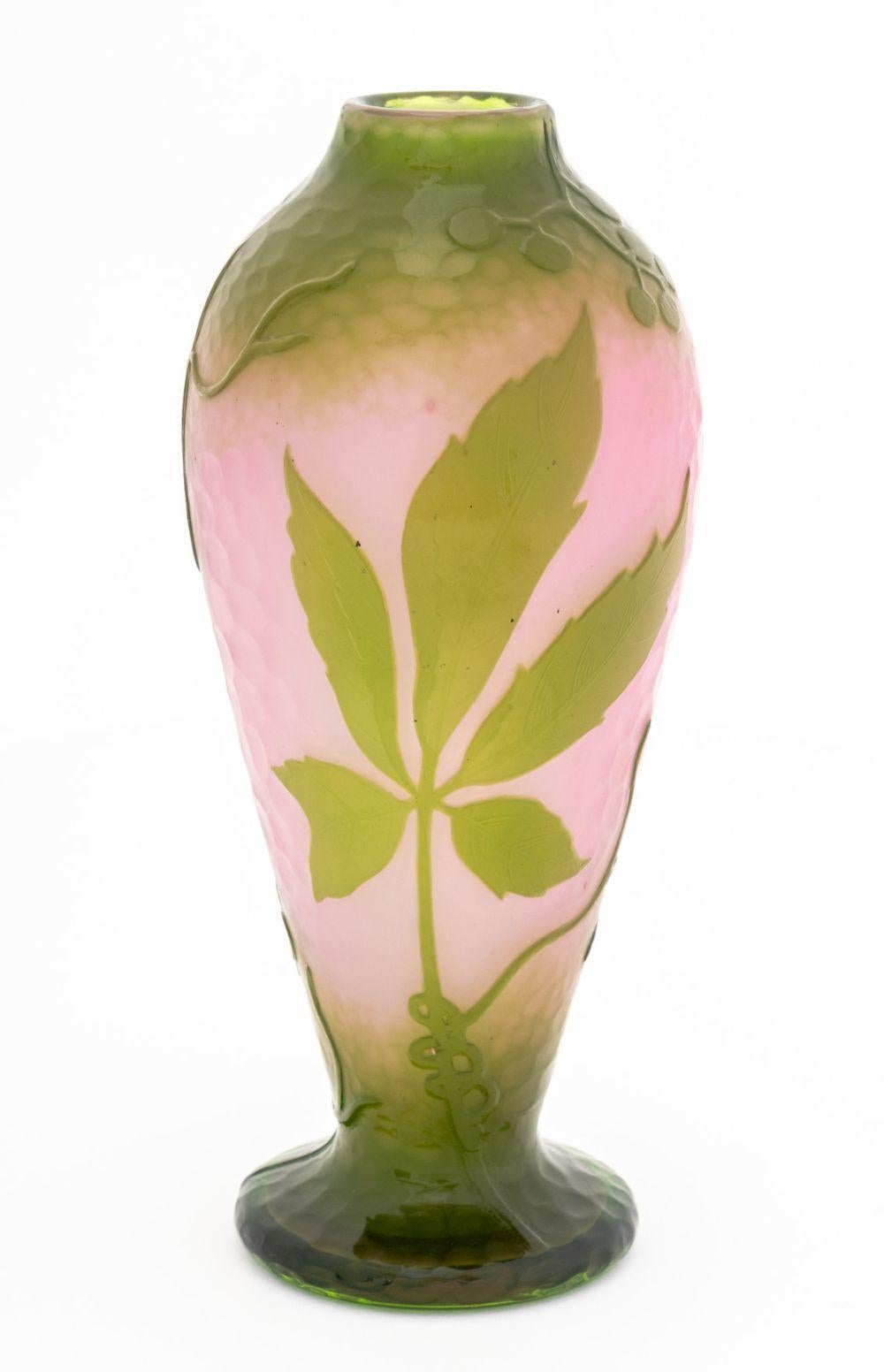 Francese Daum Nancy Martele Ovoid Glass Vase, 1919-1923 in vendita
