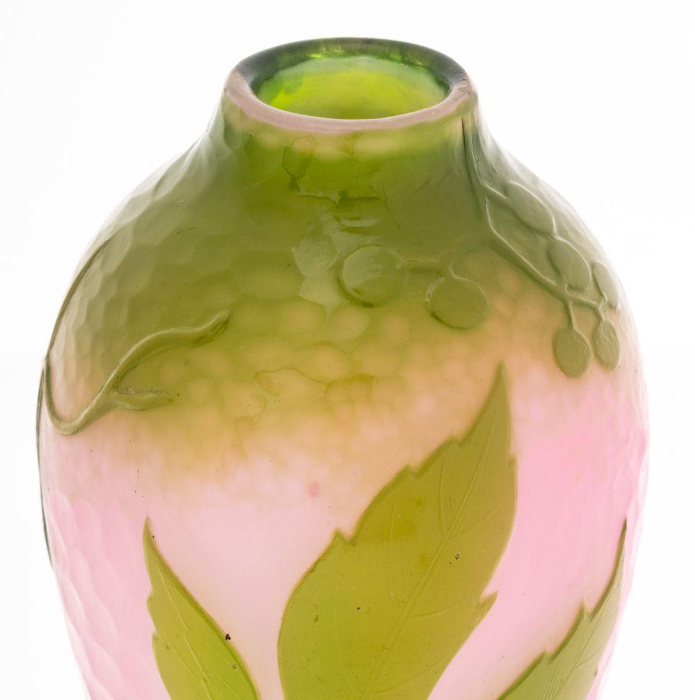 Daum Nancy Martele Ovoid Glass Vase, 1919-1923 In condizioni buone in vendita a Astoria, NY