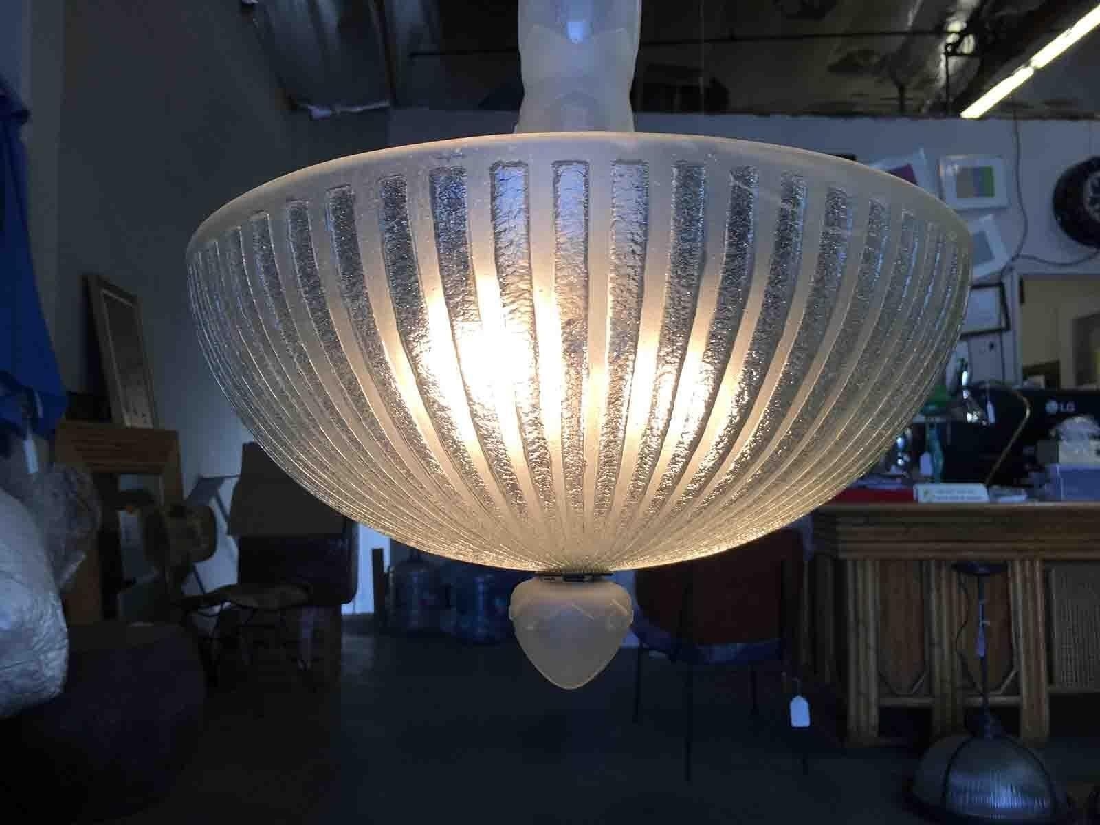 Art Déco Lampadario Art Deco Daum stile Nancy in vetro smerigliato in vendita