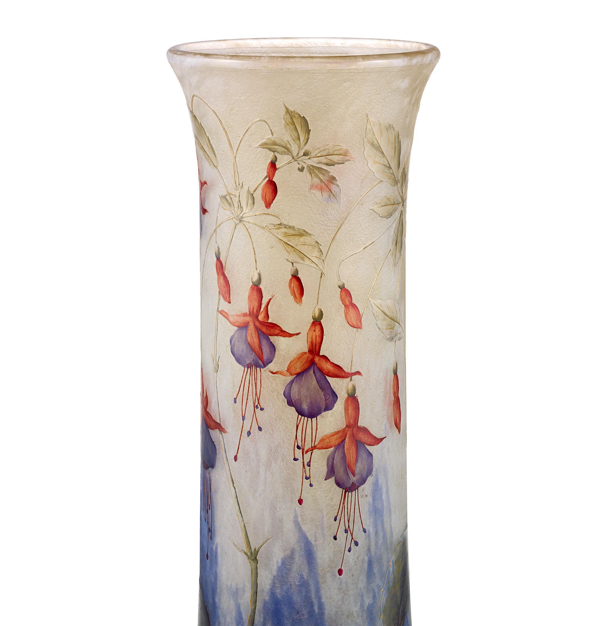 Art Nouveau Vaso alto fucsia Daum Nancy in vendita
