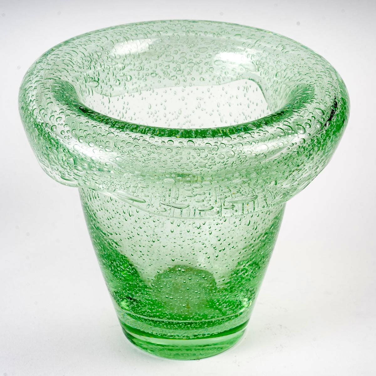 Art Deco Daum Nancy, Vase with Upturned Rim Light Green Bubbled Glass