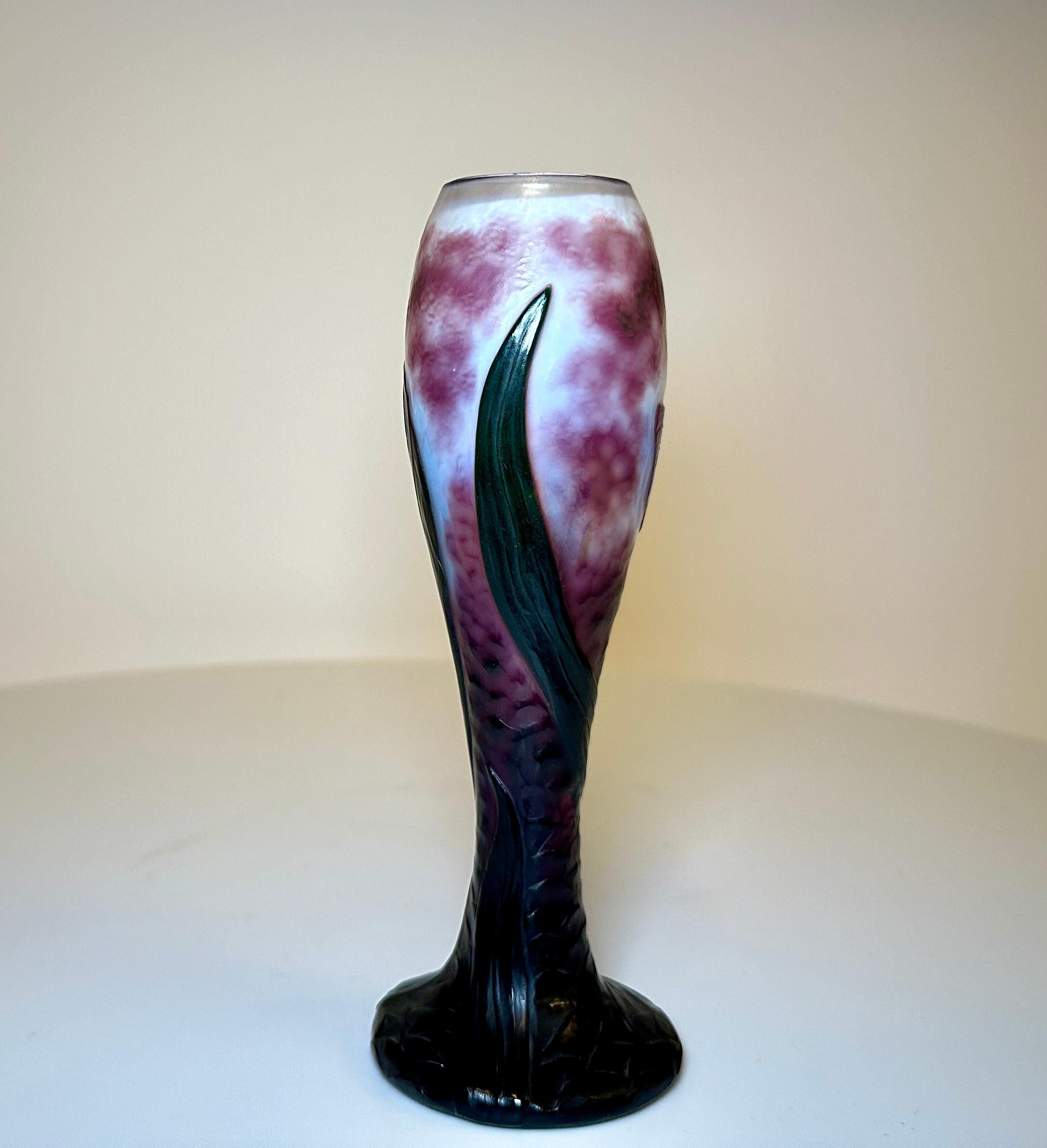 Daum Nancy Wheel Carved Cameo Bud Vase, circa 1900 In Excellent Condition For Sale In New York, NY