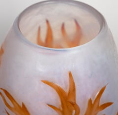 Vase en verre Martele et camée sculpté à la roue, décoré à l'intérieur, Daum Nancy