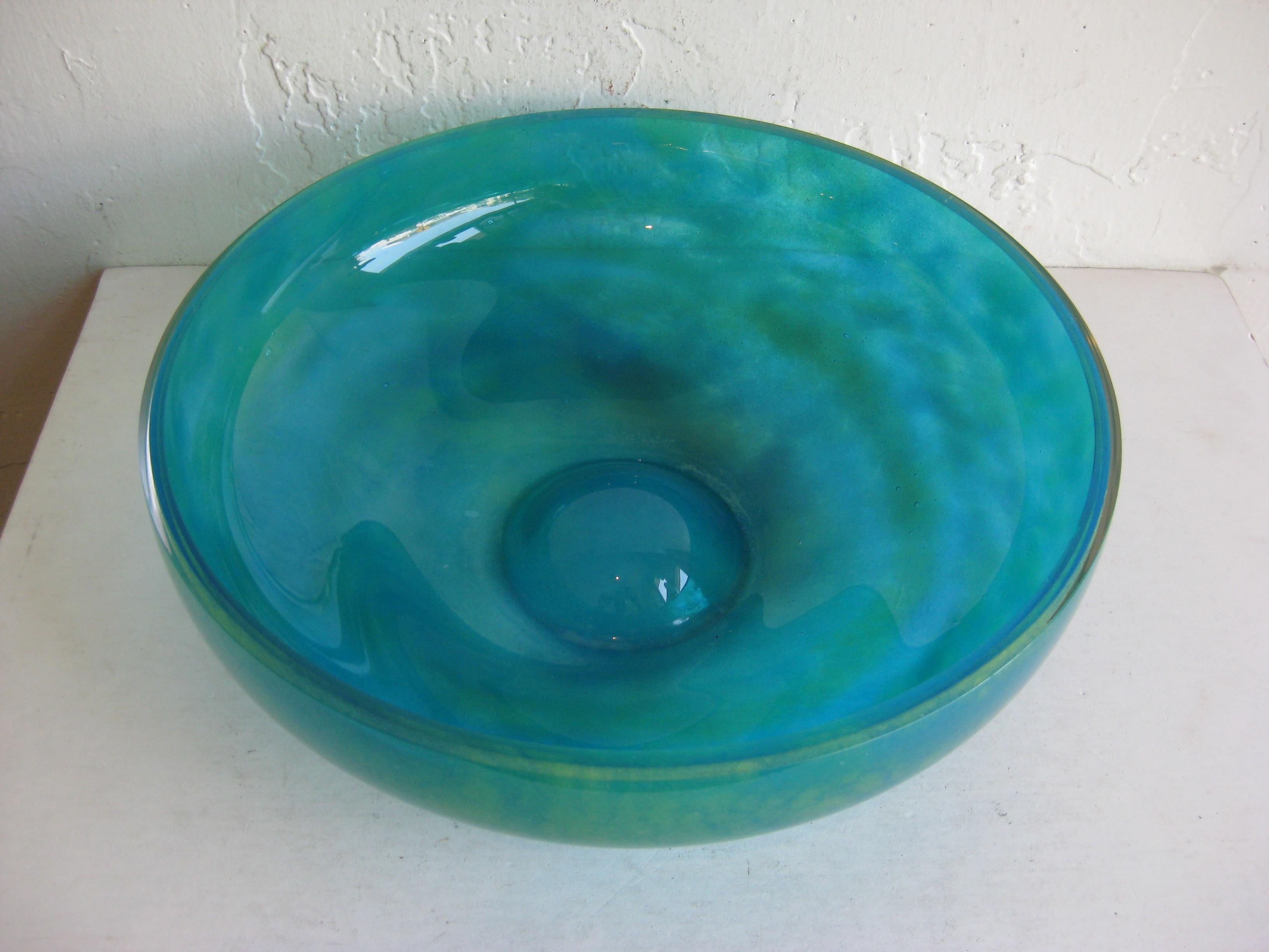 Daum of France Vibrant Green Pate de Verre Large Glass Centerpiece Bowl Vase In Good Condition For Sale In San Diego, CA