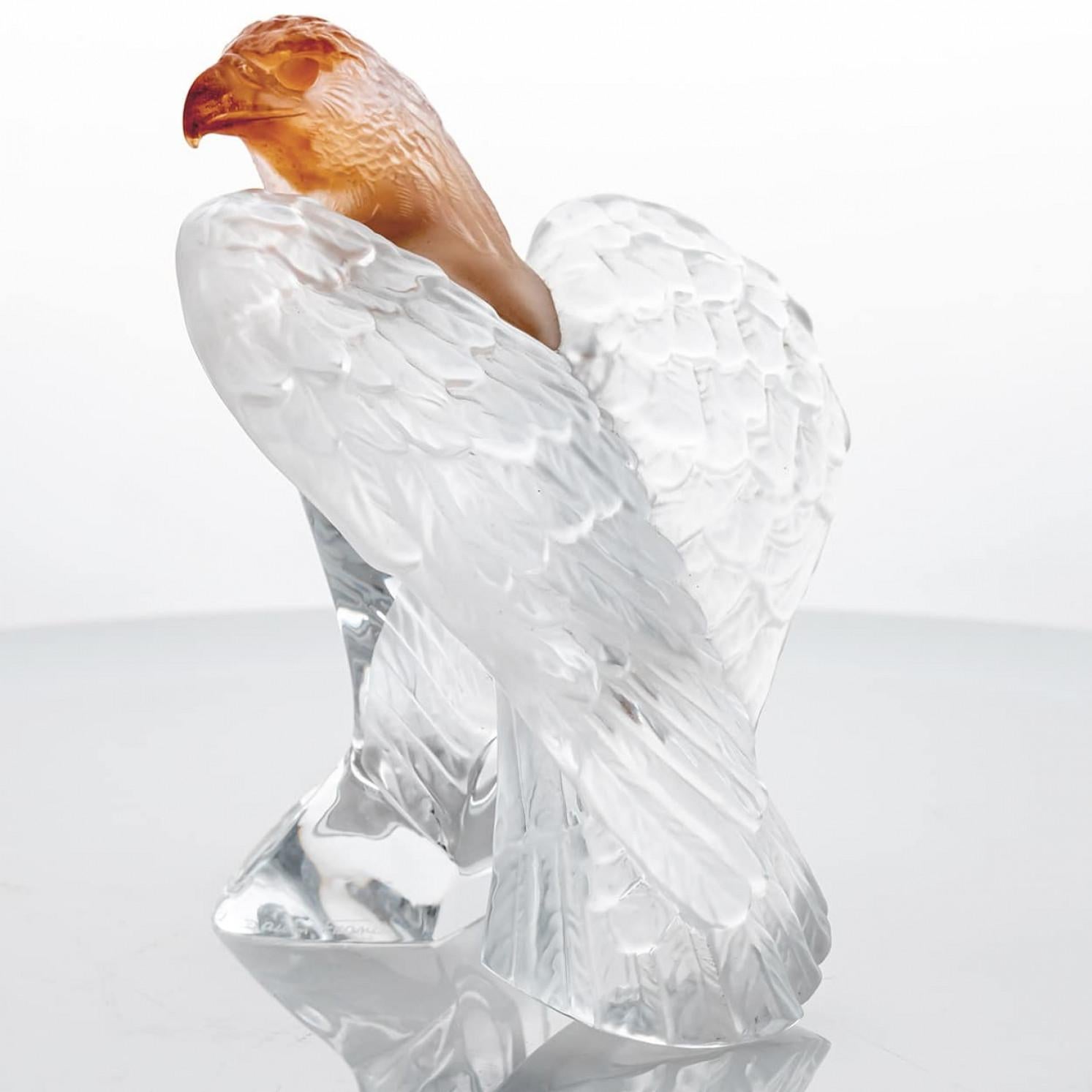 Cristallo Scultura di aquila in cristallo trasparente Daum Orange Pate de Verre, Francia in vendita
