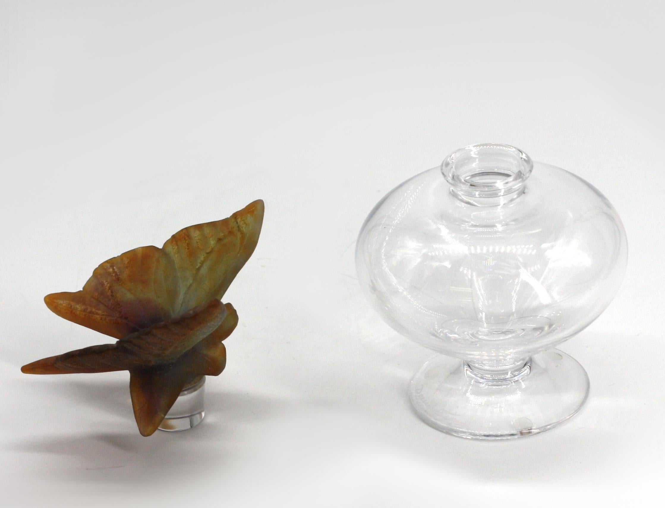 Vetro Bottiglia di profumo a farfalla in vetro Daum Pate de Verre in vendita